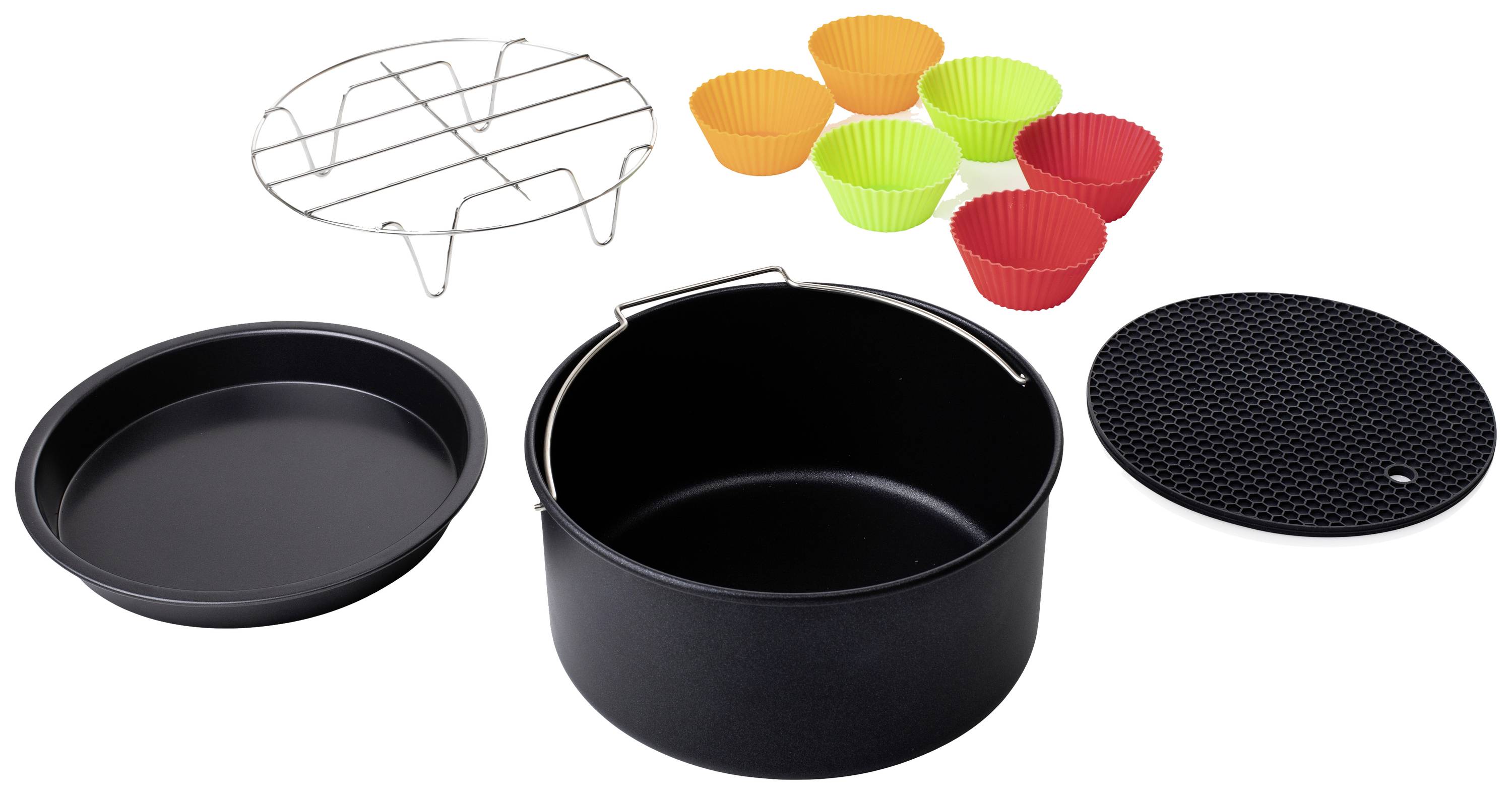 Verschiedene Küchengeräte: runde Backform, Gitterrost, Silikon-Muffinförmchen in Orange, Grün und Rot, Backform mit Henkel, runde Matte.