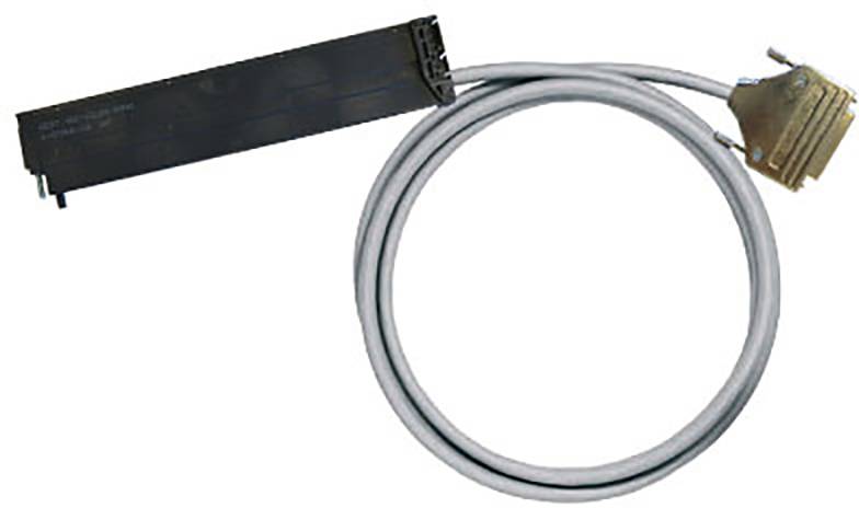 Ein graues Kabel mit einem rechteckigen schwarzen Sockel und einem trapezförmigen Stecker, das zur Datenübertragung verwendet wird.