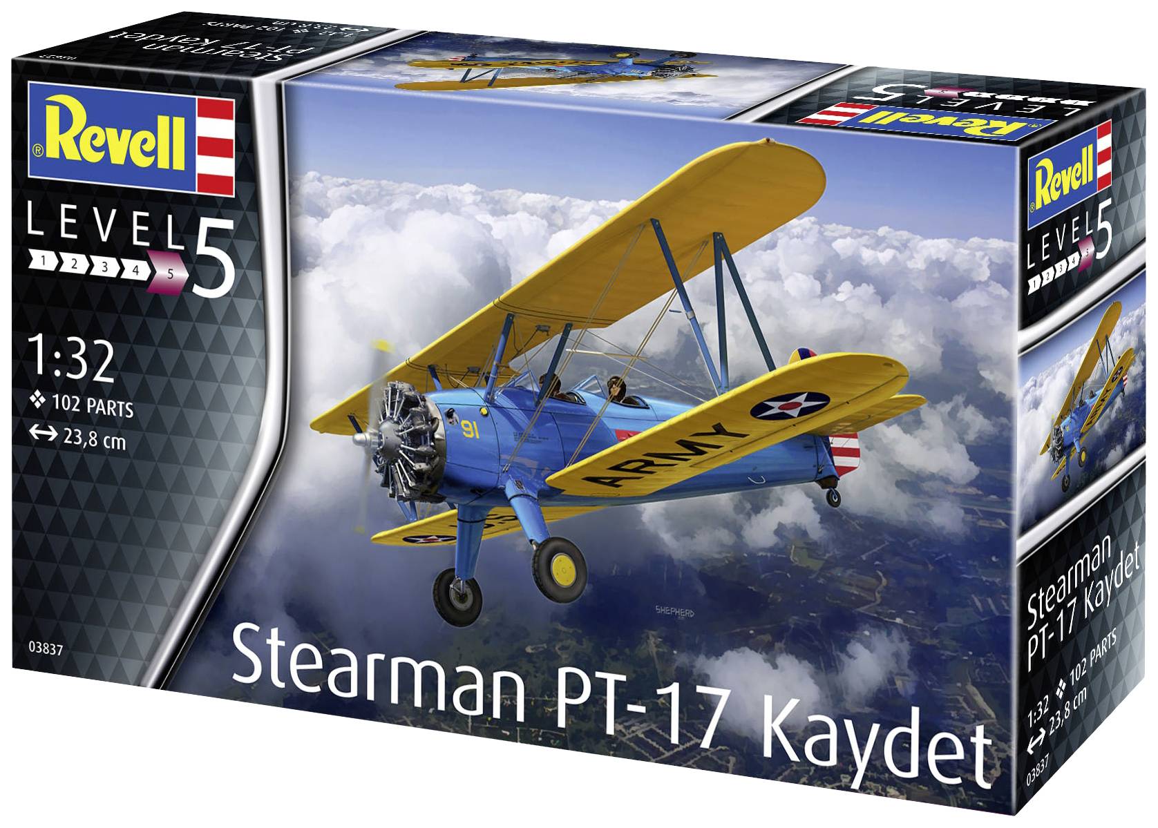 Bausatz der 'Stearman PT-17 Kaydet' im Maßstab 1:32 von Revell, zeigt ein blau-gelbes Doppeldecker-Flugzeug über Wolken.