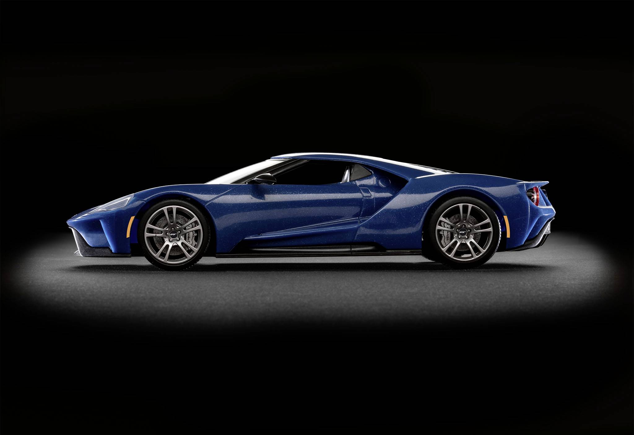 Revell 07824 2017 Ford GT Automodell Bausatz 1:24