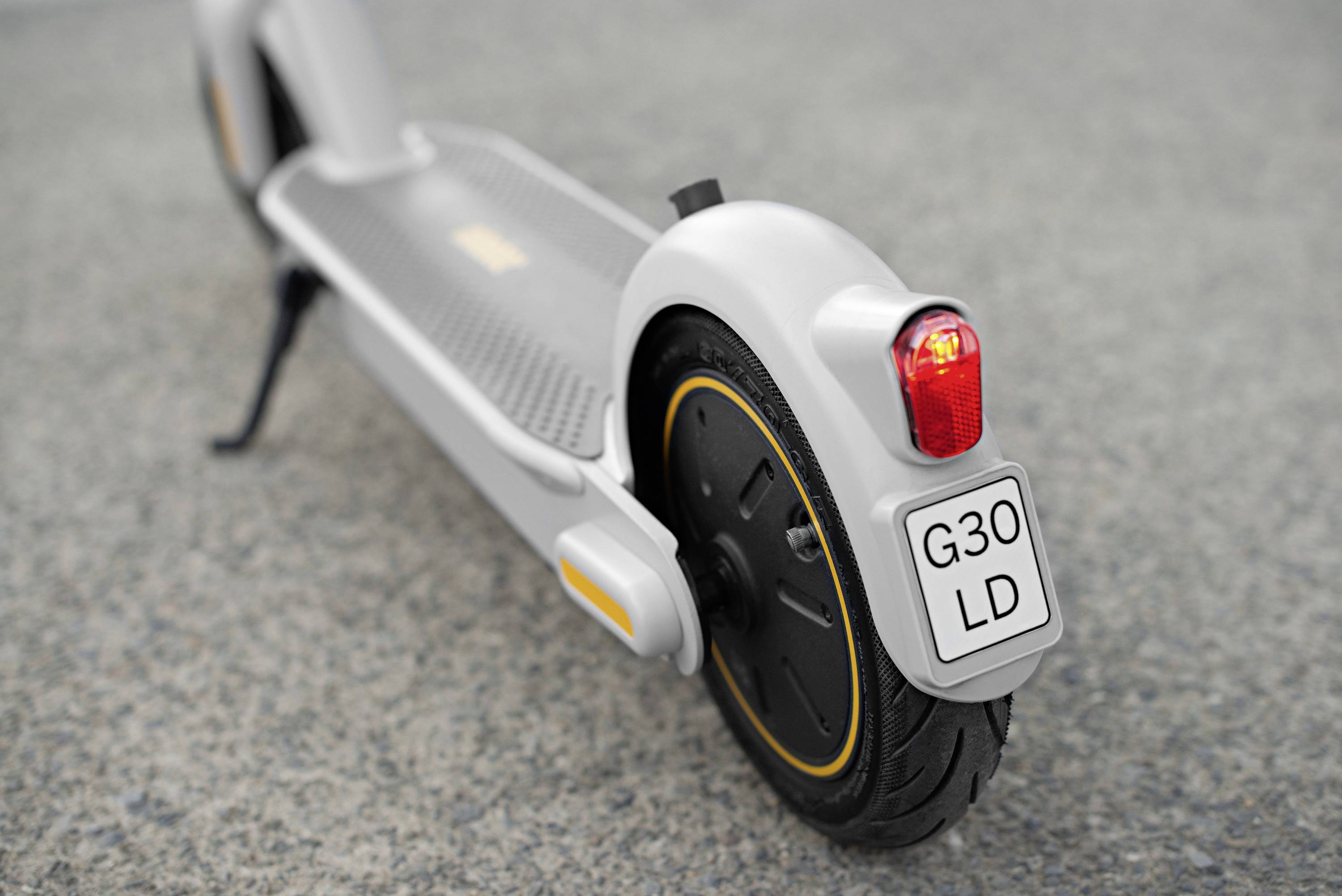 Segway Ninebot G30LD E-Scooter Li-Ion 36 V 10200 mAh Straßenzulassung: Deutschland
