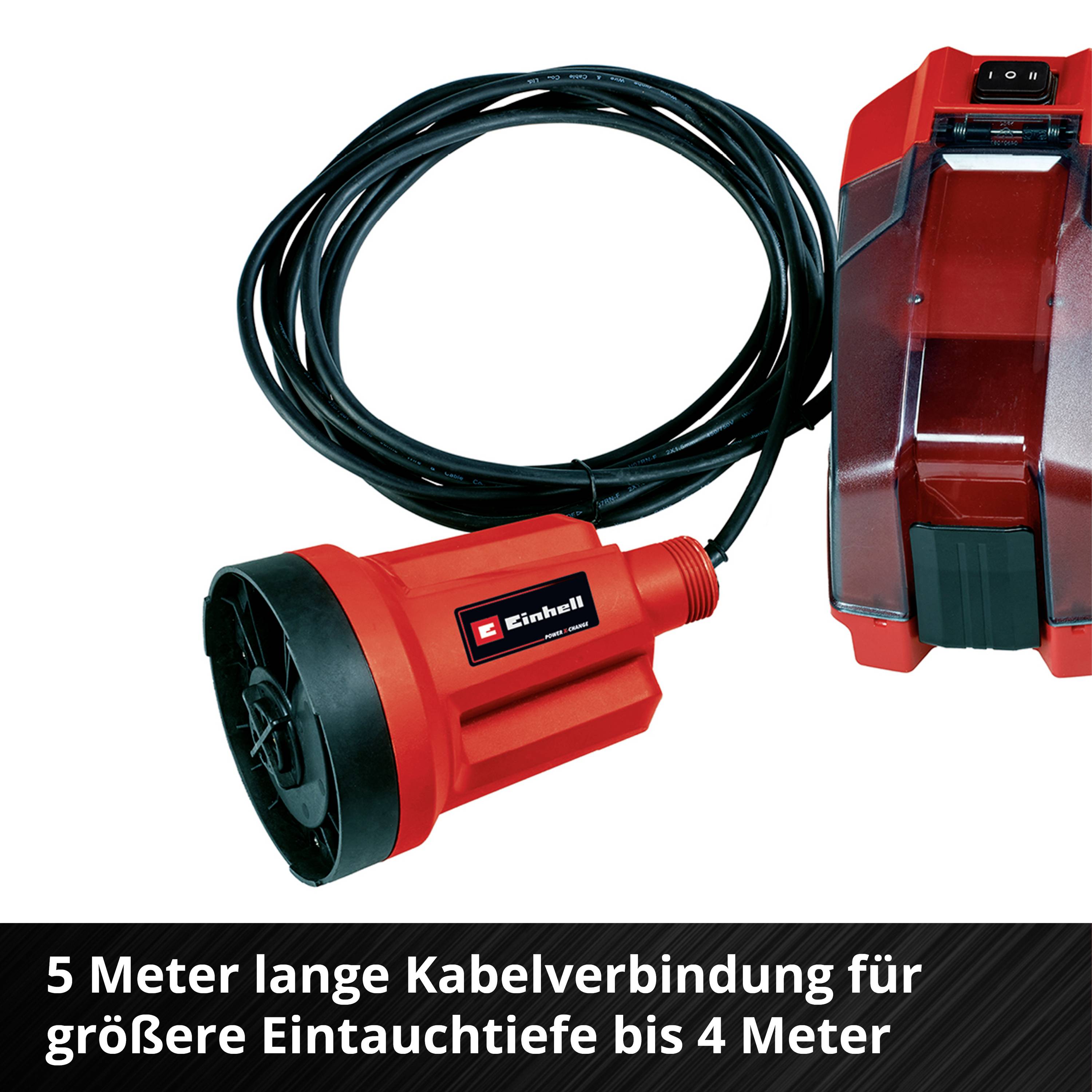 Rote Tauchpumpe mit schwarzem Kabel und fünf Meter Kabellänge. Text: '5 Meter lange Kabelverbindung für größere Eintauchtiefe bis 4 Meter'.