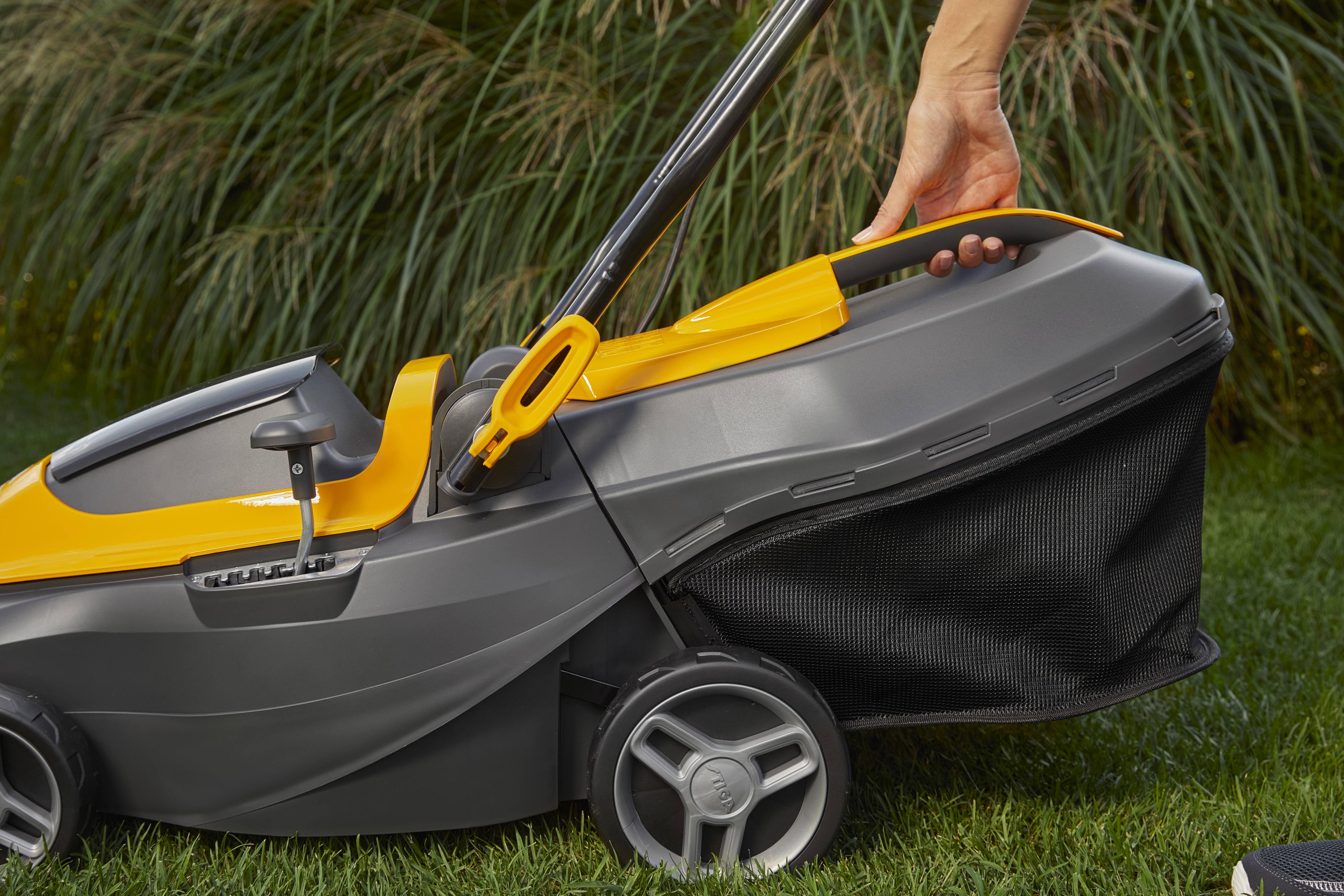 STIGA Collector 136e Akku Rasenmäher mit Schnitthöhenverstellung, inkl. Akku, inkl. Ladegerät 20V Schnittbreite (max.) 34cm