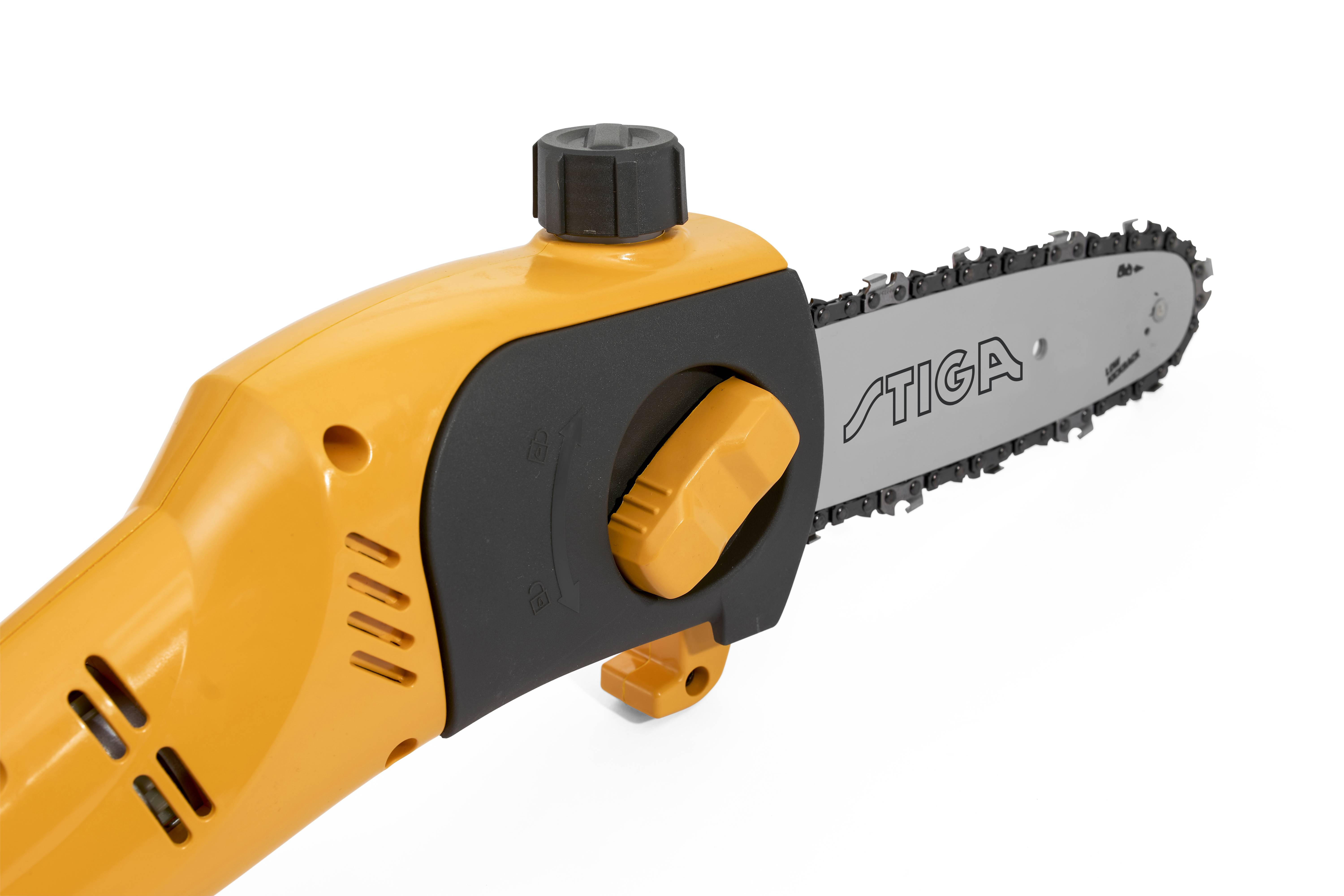 Eine gelbe elektrische Kettensäge mit einem schwarz-gelben Gehäuse. Die Kette trägt das Logo 'STIGA'.