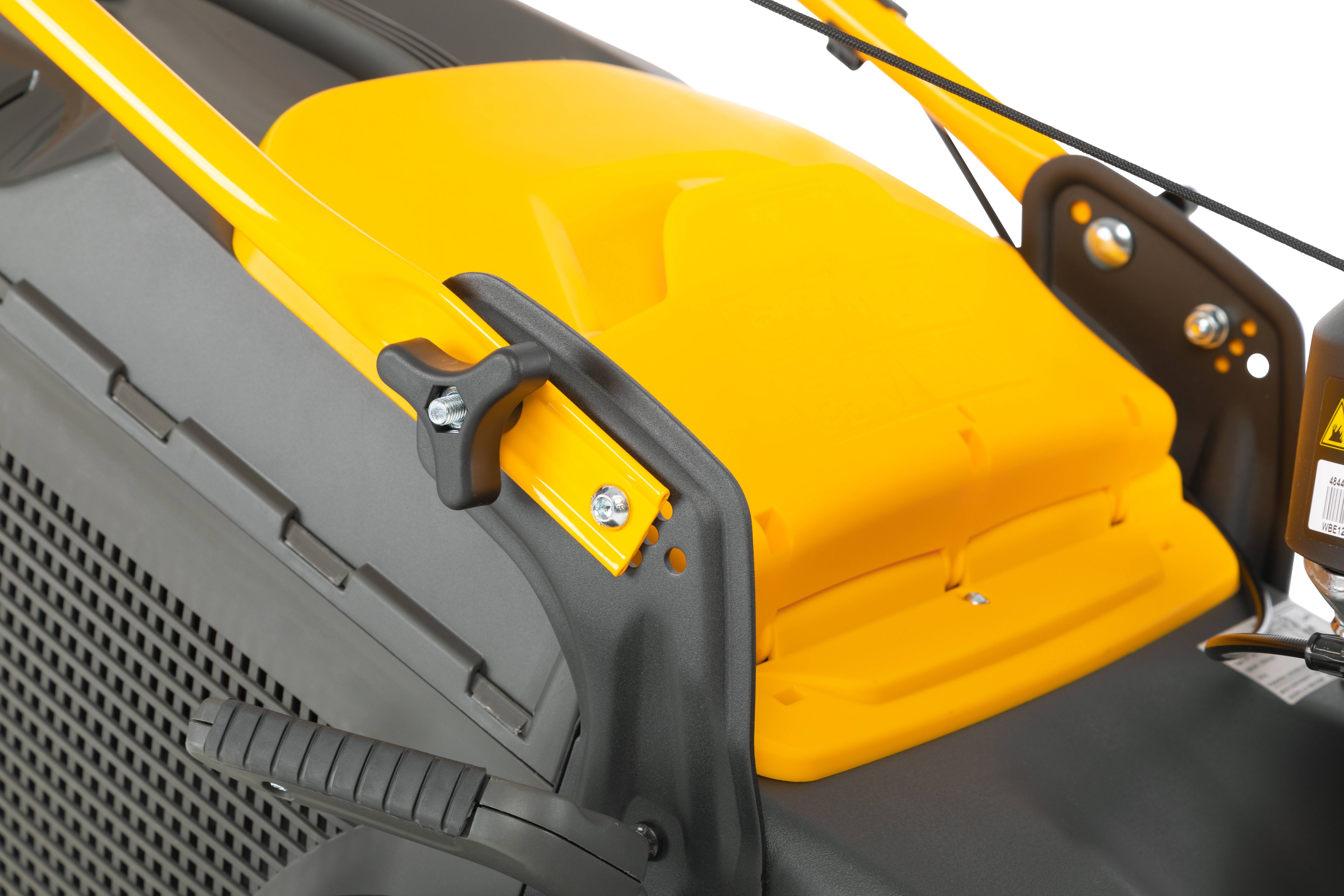 STIGA Collector 43 Benzin Rasenmäher Höhenverstellbarer Griff mit Klappfunktion 1.9kW / 2.6 PS Schnittbreite (max.) 41cm Geeignet