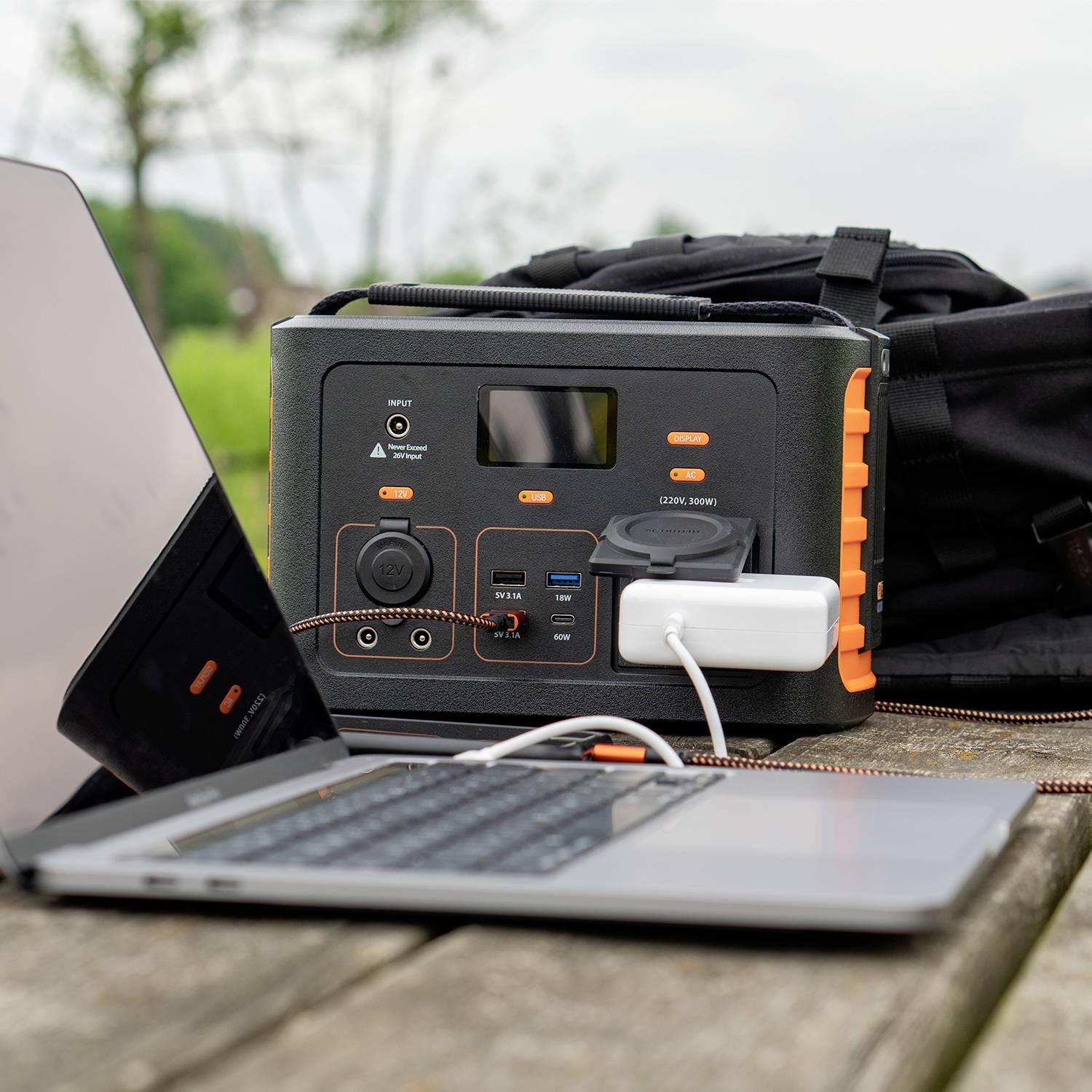 Xtorm by A-Solar XP300U Powerstation 78 Ah Li-Ion Schwarz mit Laderegler