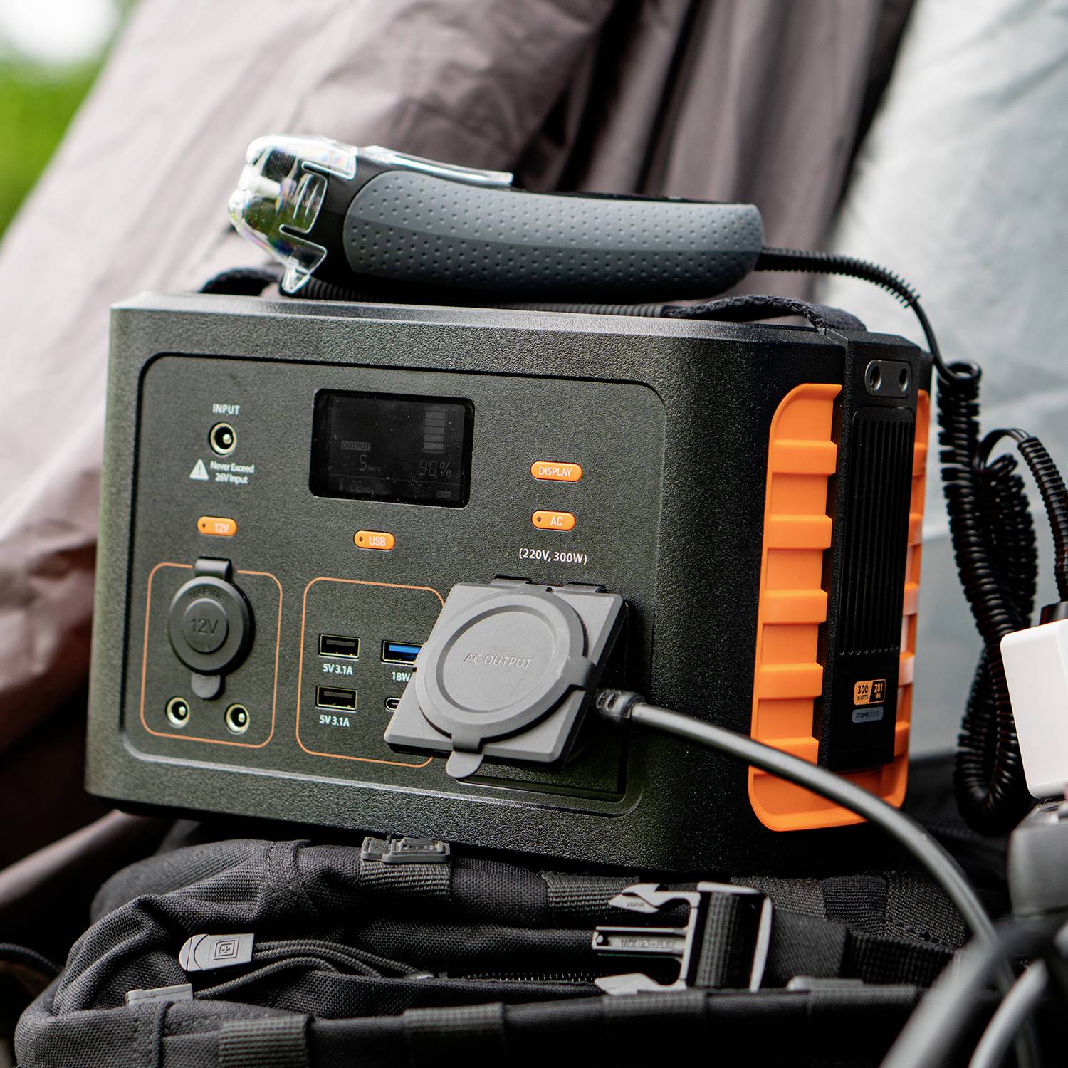 Xtorm by A-Solar XP300U Powerstation 78 Ah Li-Ion Schwarz mit Laderegler