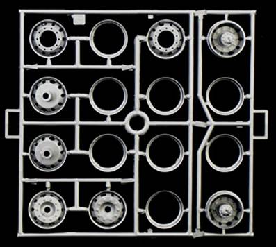 Italeri 3957 Volvo F-12 Intercooler Low Roof Truckmodell Bausatz 1:24