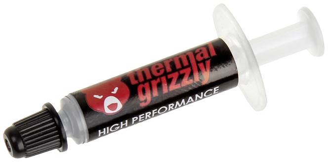Eine Spritze mit schwarzem Etikett und roter Aufschrift 'thermal grizzly', darunter steht 'high performance'. Sie enthält Wärmeleitpaste.
