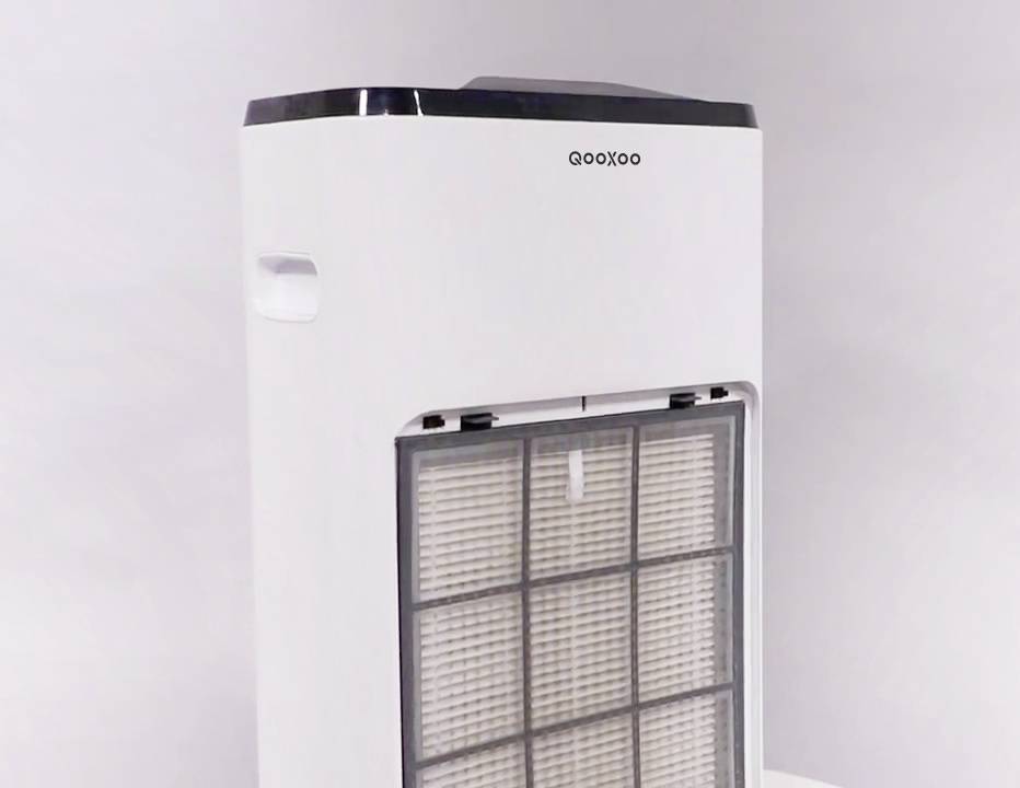 Luftreiniger von der Seite, zeigt das Filterelement. Schlichtes, modernes Design mit einem schlanken, weißen Gehäuse.