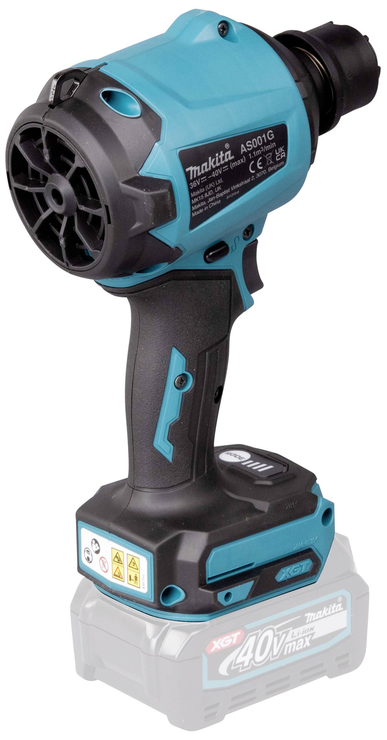 Ein tragbarer, blauer Akku-Druckluft-Nagler mit ergonomischem Griff, Markenlogo und Sicherheitskennzeichnungen, auf einer Werkbank.