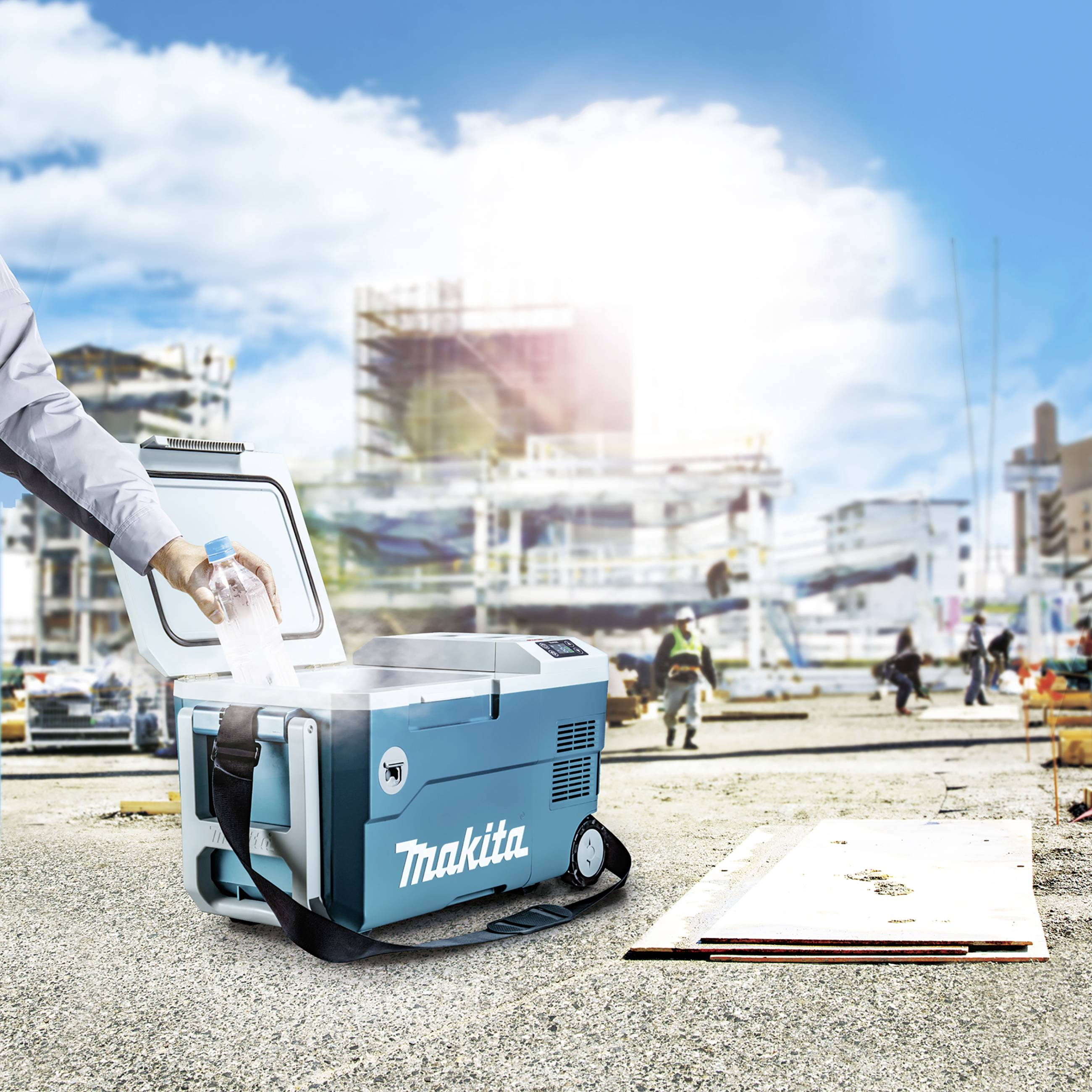 Makita Akku-Kühlbox & Heizbox EEK: E (A - G) Kompressor 12 V/DC, 18 V/DC, 24 V/DC, 100 V/AC, 240 V/AC Türkis, Weiß 20 l -18 °C