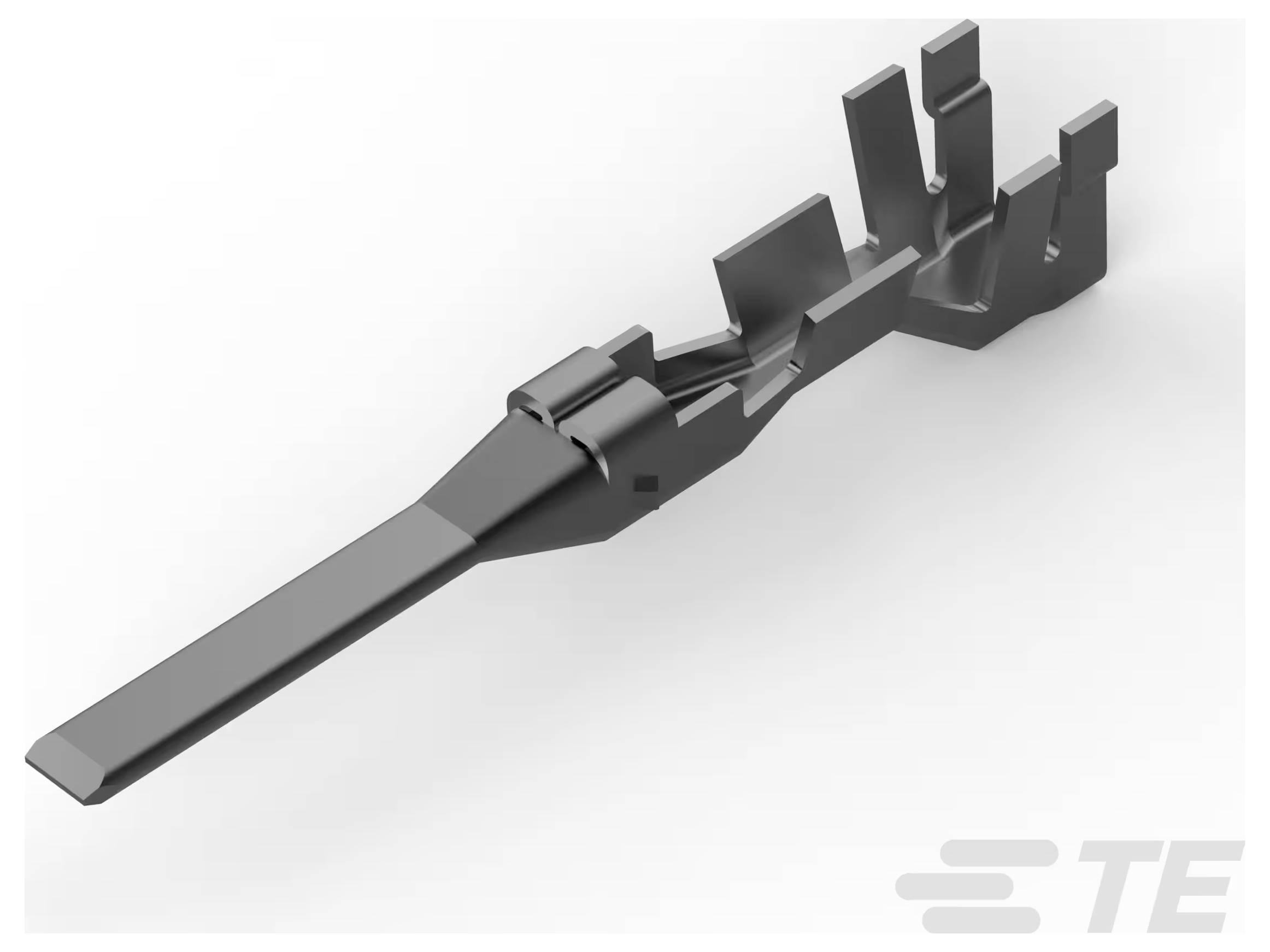 Eine metallische elektrische Steckerkomponente mit einem flachen, länglichen Ende und mehreren Kontaktpunkten; Markierung 