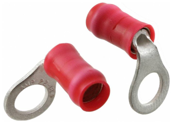 Zwei rote isolierte Ringklemmen für elektrische Leitungen mit Metallösen für sichere Verbindungen.