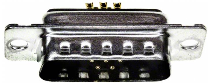 Eine Nahaufnahme eines silbernen DB9-Serienport-Steckers mit 9 Pins in einem rechteckigen Metallgehäuse, der zur Datenkonnektivität verwendet wird.