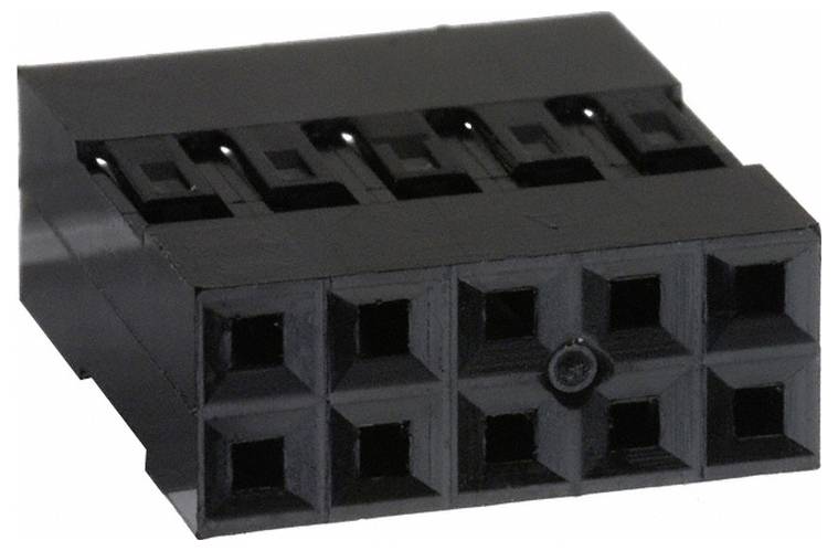 Ein Metallsteckkontakt mit vergoldeter Stiftoberfläche und Quetschlaschen, verwendet für sichere elektrische Verbindungen in der Verkabelung.