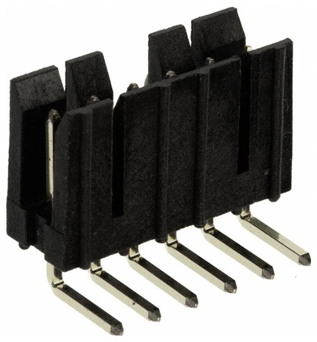 Ein schwarzer Vierpolanschluss mit abgewinkelten Metallstiften, die von unten herausragen, wird für elektronische Schaltungsverbindungen verwendet.