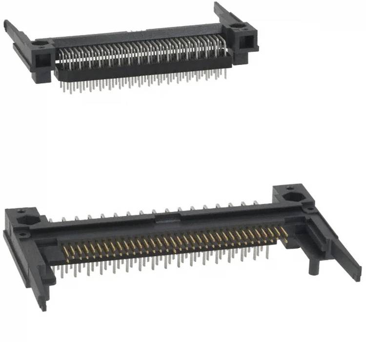 Ein Paar schwarzer elektronischer Steckverbinder mit mehreren Metallkontakten, von denen einer nach oben und der andere nach unten zeigt, werden für Leiterplattenverbindungen verwendet.