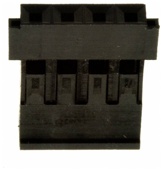 Ein schwarzer Vier-Slot-Stecker für elektronische Komponenten, der oben Öffnungen zum Einstecken von Drähten aufweist.