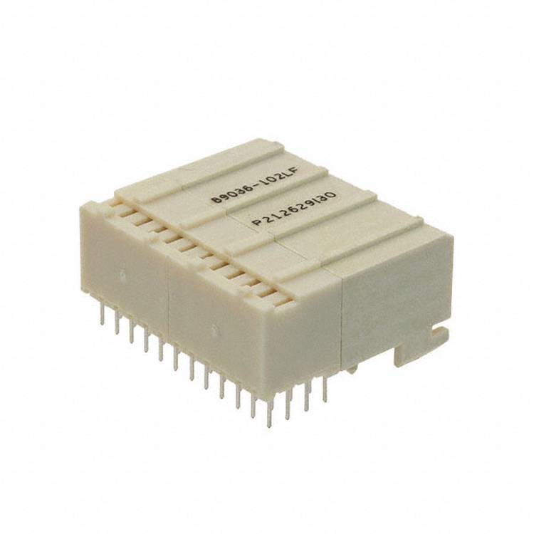 Eine beige elektronische Komponente mit zwei Reihen von Metallstiften, gekennzeichnet mit '89003-102LF P212629130', verwendet für Leiterplattenkonnektionen.