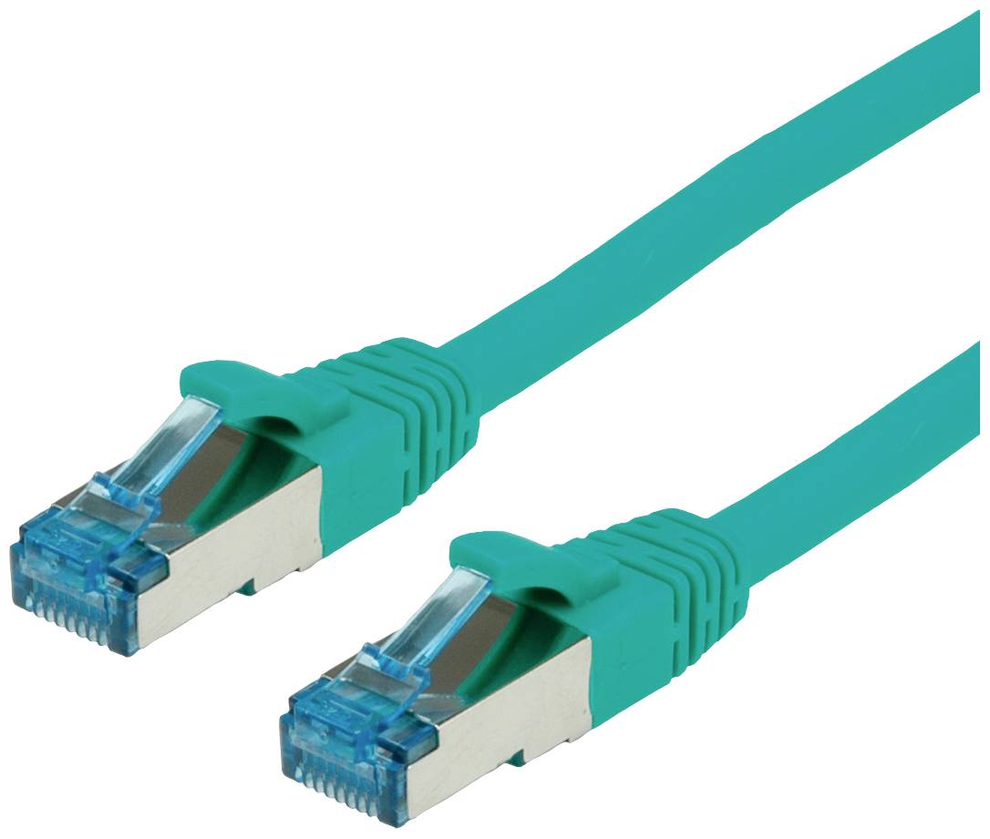 Zwei grüne Ethernet-Kabel mit RJ45-Steckern, liegend nebeneinander auf einem weißen Hintergrund, zeigen die Anschlüsse für Netzwerkverbindungen.
