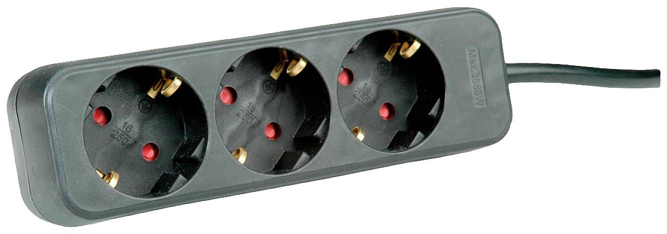 Eine schwarze Dreifachsteckdose mit einem Kabelanschluss, geeignet für europäische Stecker.