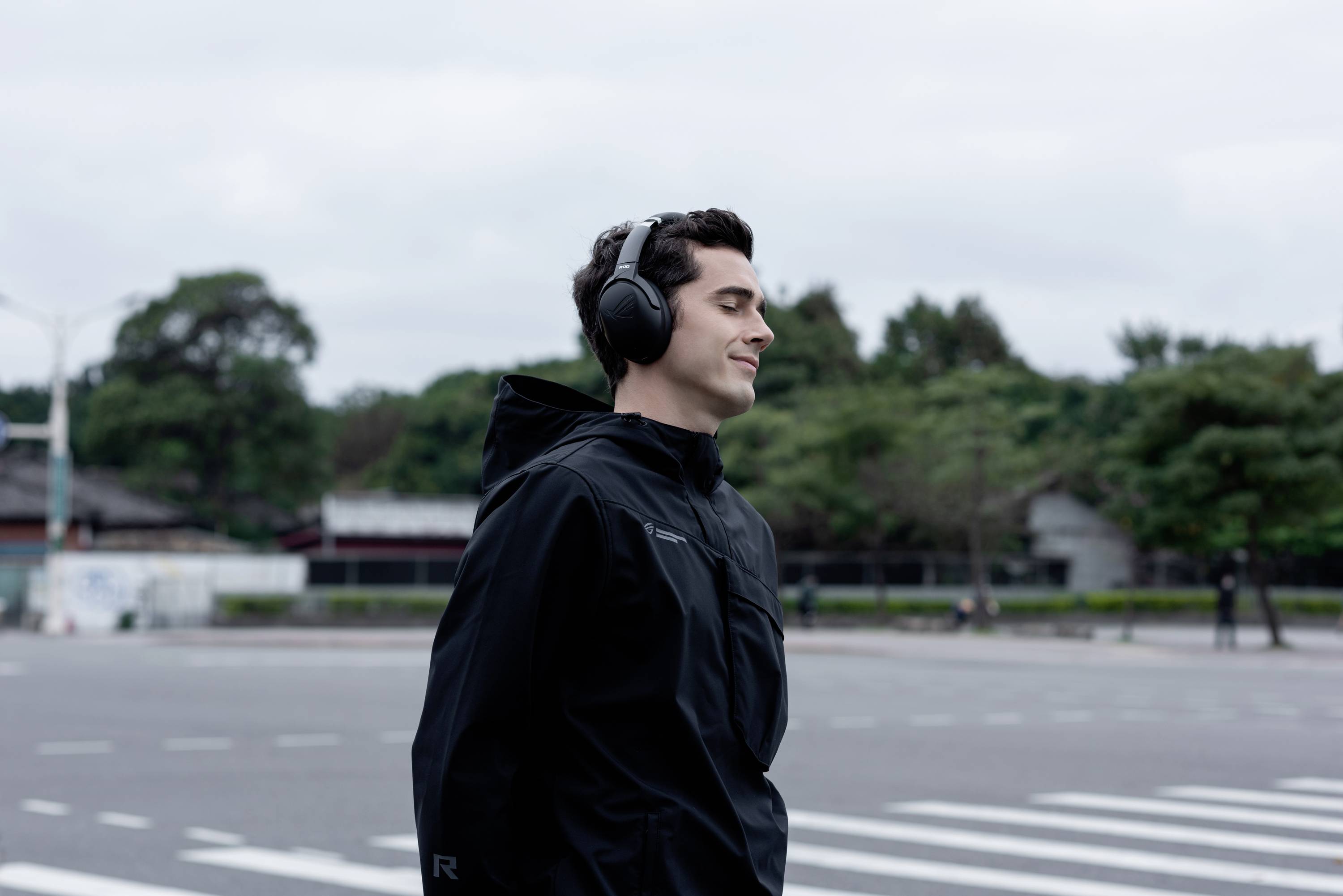 Asus ROG Strix Go BT Over Ear Headset Bluetooth® 7.1 Surround Schwarz Noise Cancelling Lautstärkeregelung, Mikrofon-Stummschaltung Gaming