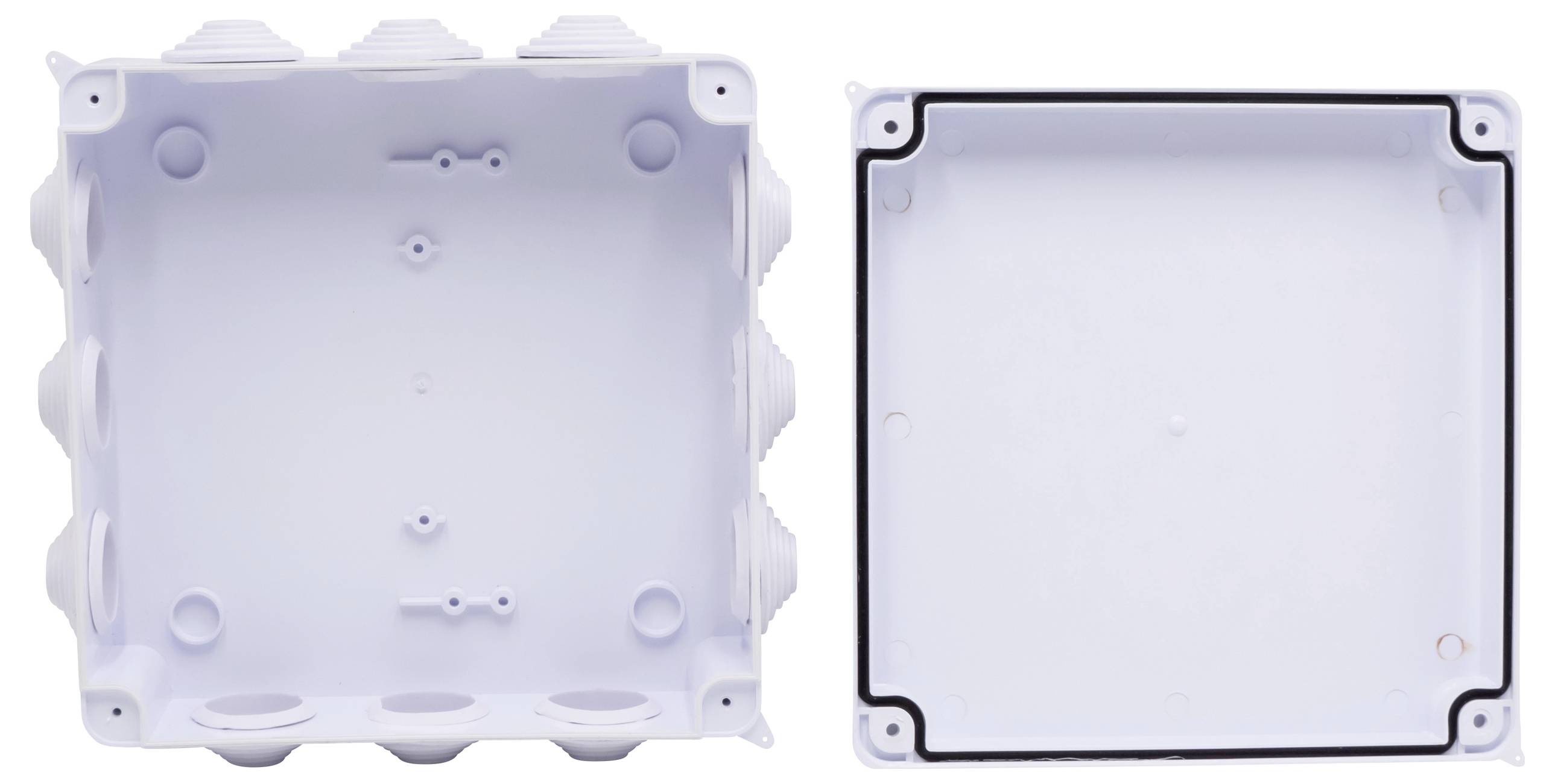 Elektrische Verbindungsdose mit abnehmbarem Deckel und Dichtungen für Kabelanschlüsse, meist zur Installation in Gebäuden verwendet.