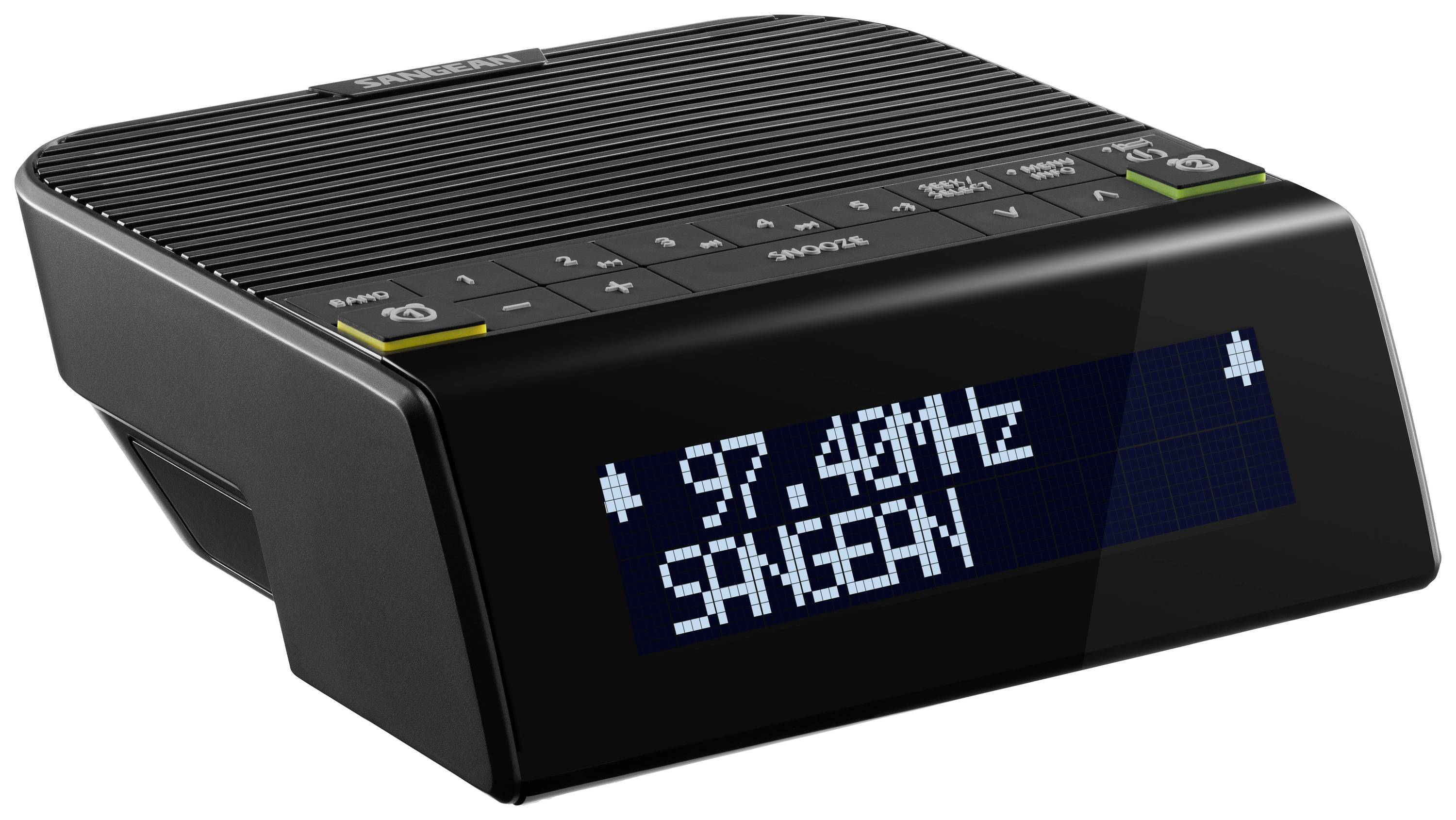 Ein schwarzes Digitalradio, das die Frequenz '97.4 MHz' auf einem LED-Display zeigt. Markierungen und Tasten auf der Oberseite.