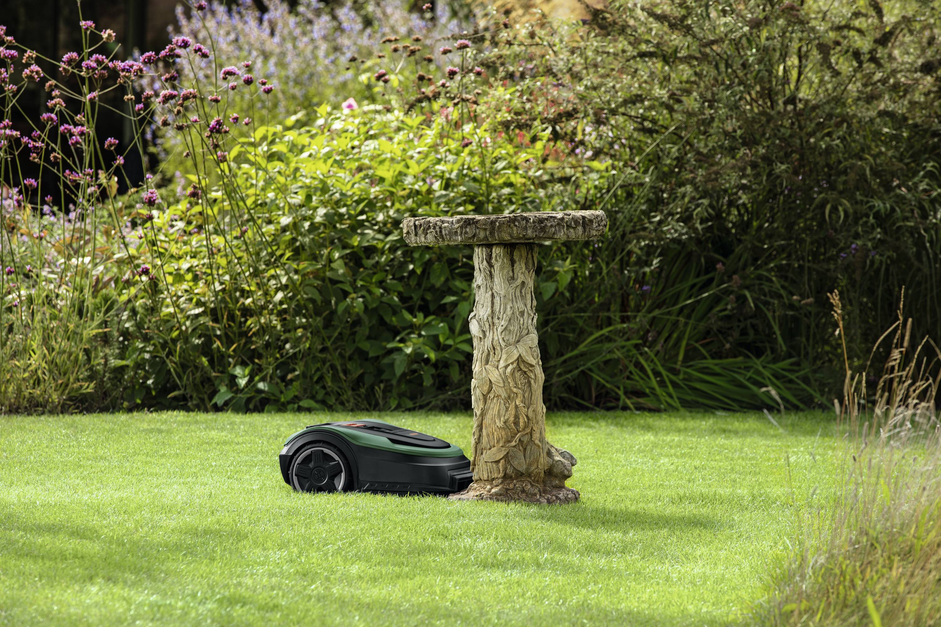 Bosch Home and Garden 06008B0333 Indego M+700 Mähroboter Geeignet für Fläche max. 700 m²