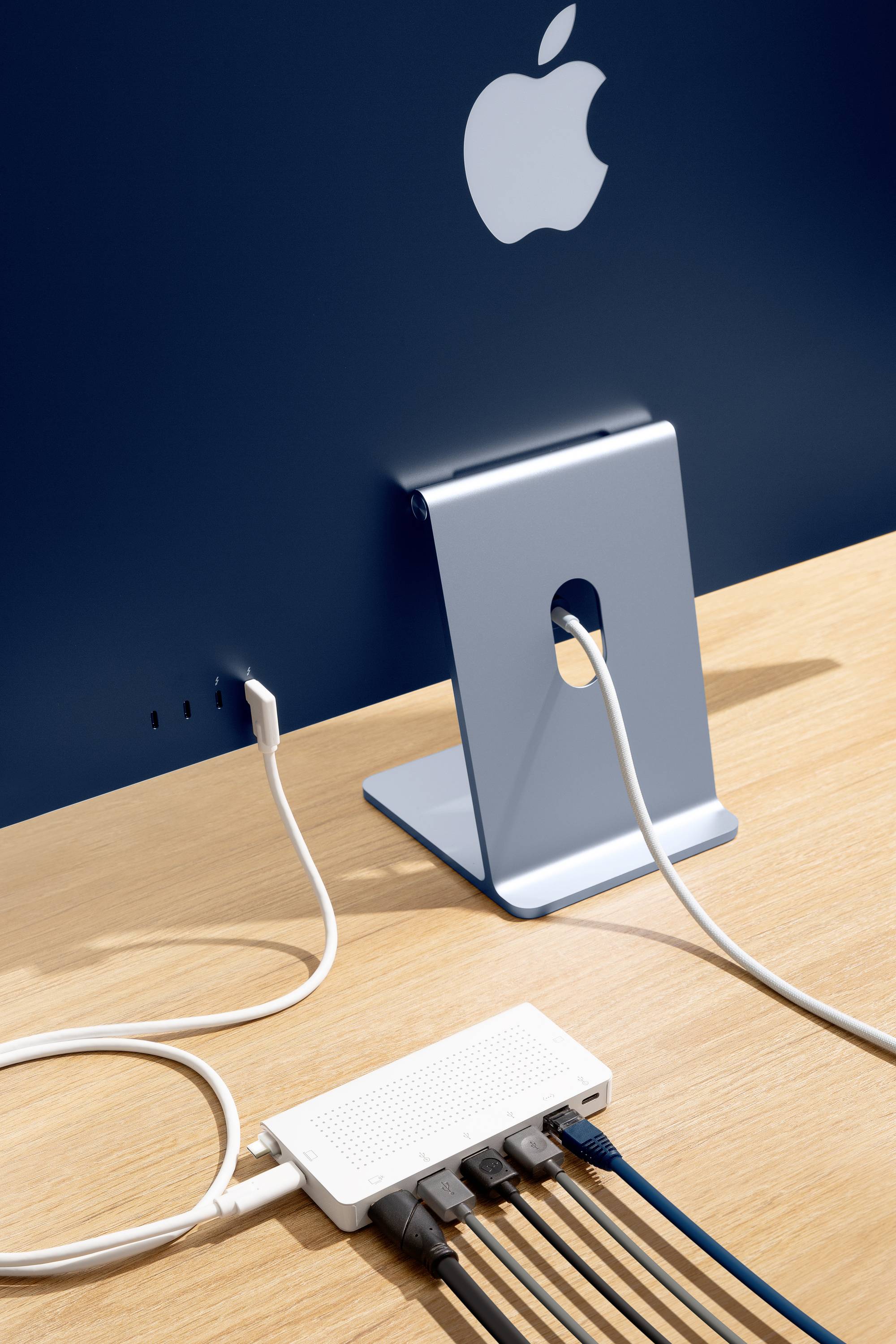 Twelve South StayGo USB-C Hub, weiß 12-2115 USB-C® Dockingstation Passend für Marke Dockingstations: Apple MacBook integrierter Kartenleser