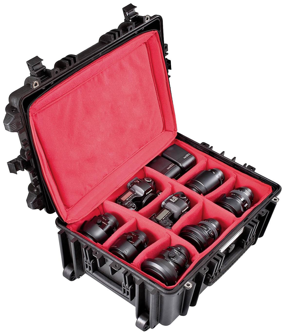 Schwarzer Hartschalenkoffer mit rotem Innenfutter, gefüllt mit Kameraausrüstung: Kamera, Objektive in gepolsterten Fächern.