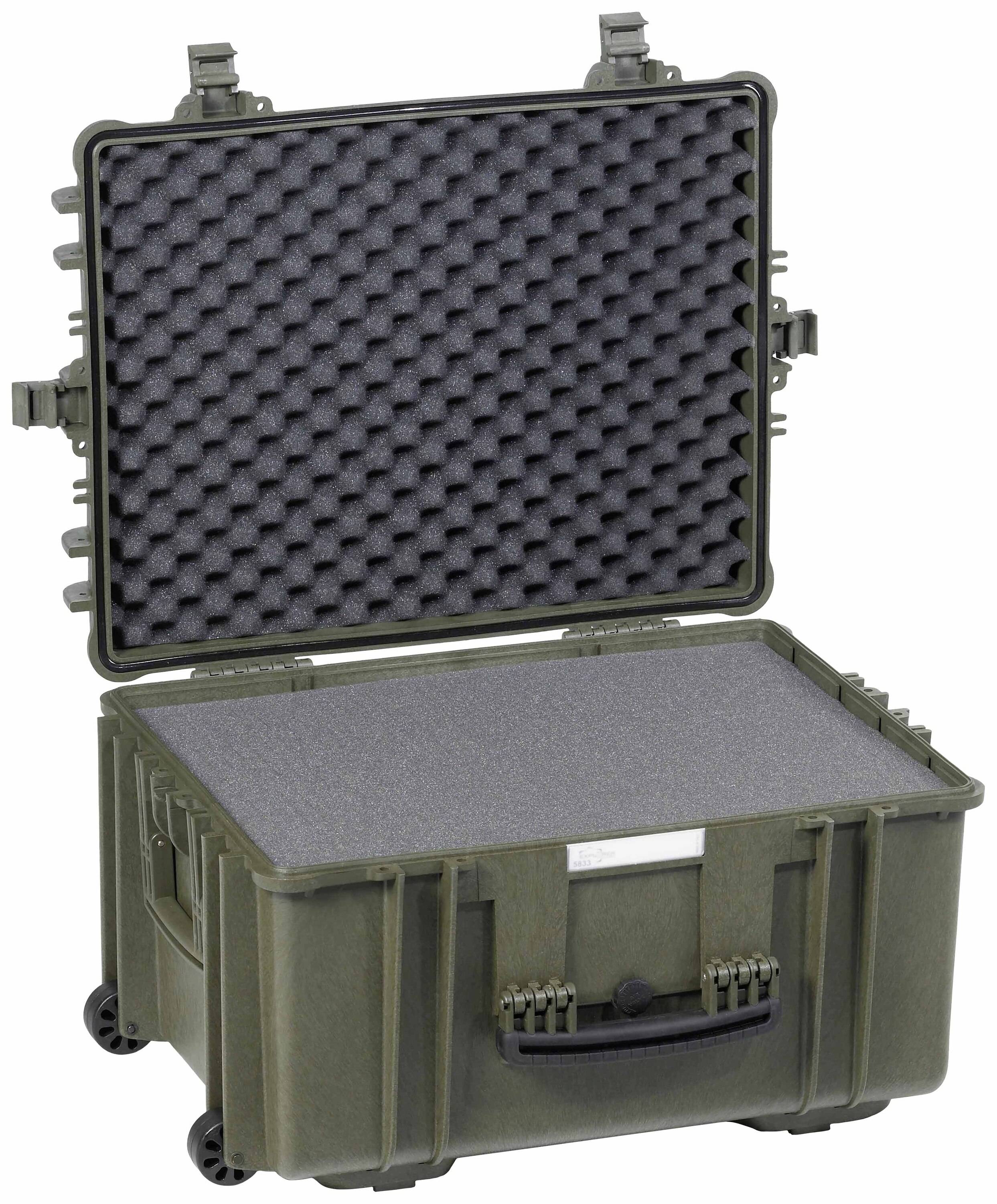 Robuster, offener Transportkoffer mit Schaumstoffeinlagen zum Schutz empfindlicher Ausrüstung, dunkelgrün, mit Rollen und Griff.