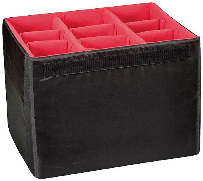 Ein schwarzer Stoffkasten mit roten Fächern zur organisierten Aufbewahrung von Gegenständen.