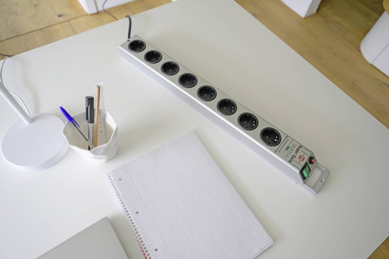 Brennenstuhl 1153340318 Überspannungsschutz-Steckdosenleiste Silber Schutzkontakt 1St.