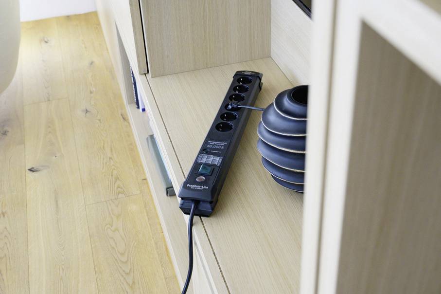 Brennenstuhl 1951160401 Überspannungsschutz-Steckdosenleiste Schwarz Schutzkontakt 1St.