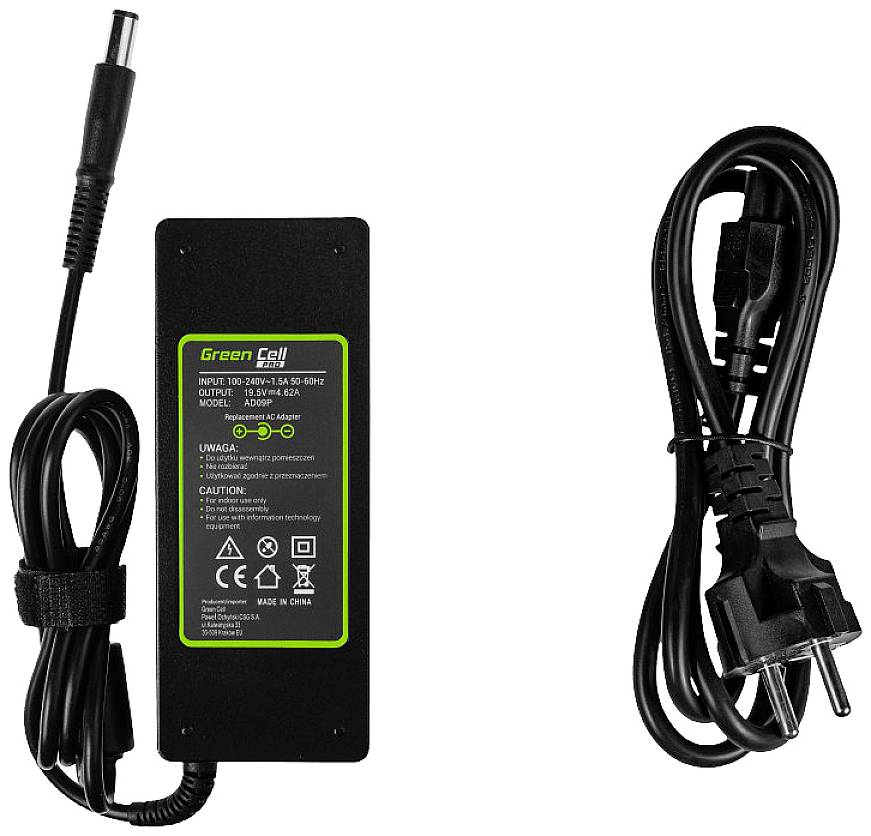 Netzteiladapter mit Kabel. Aufschrift 'Green Cell', technische Spezifikationen und Vorsichtshinweise sichtbar.