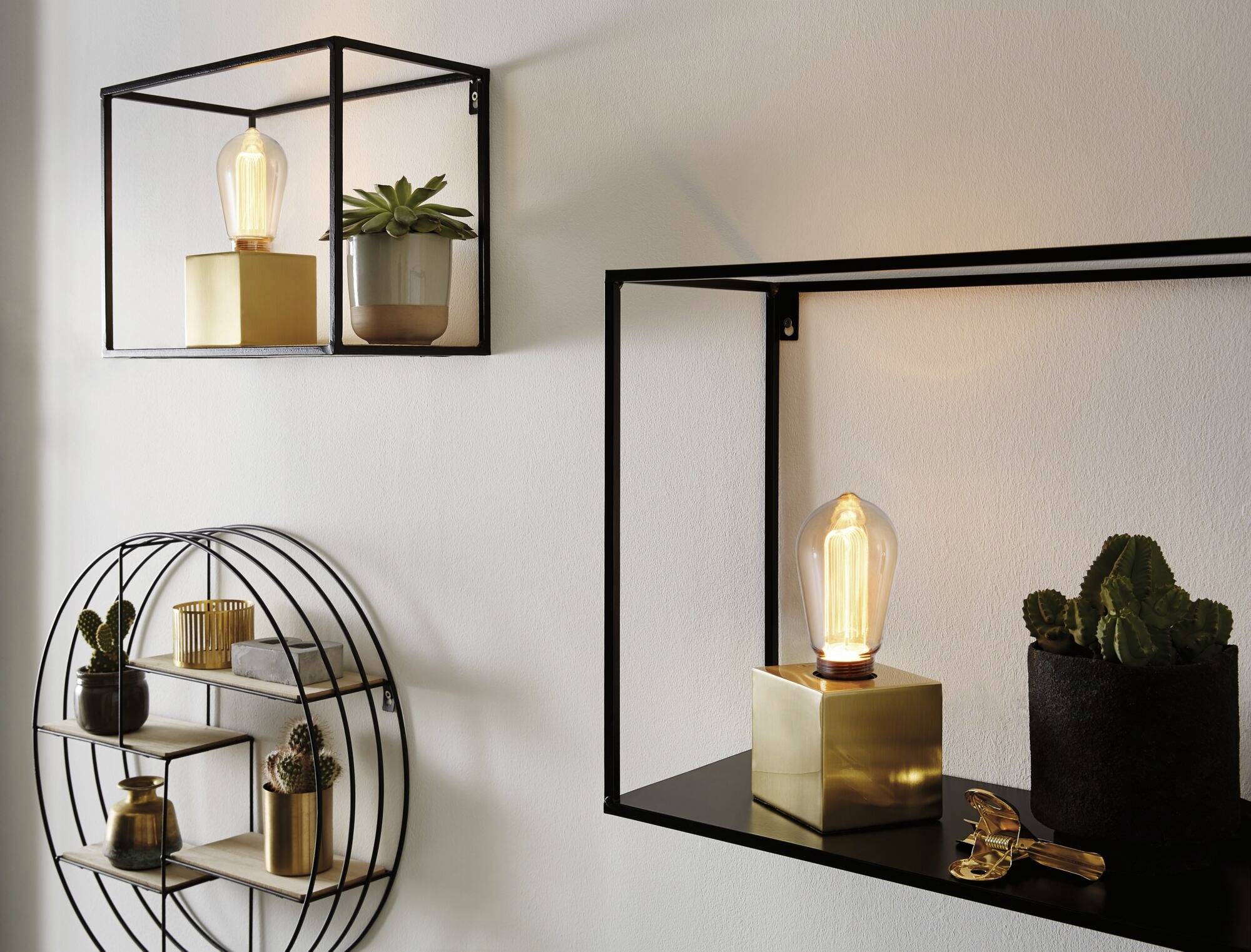 Paulmann 28879 LED E27 Spezialform 3.5W = 17W Gold (Ø x H) 64mm x 142mm 1St.