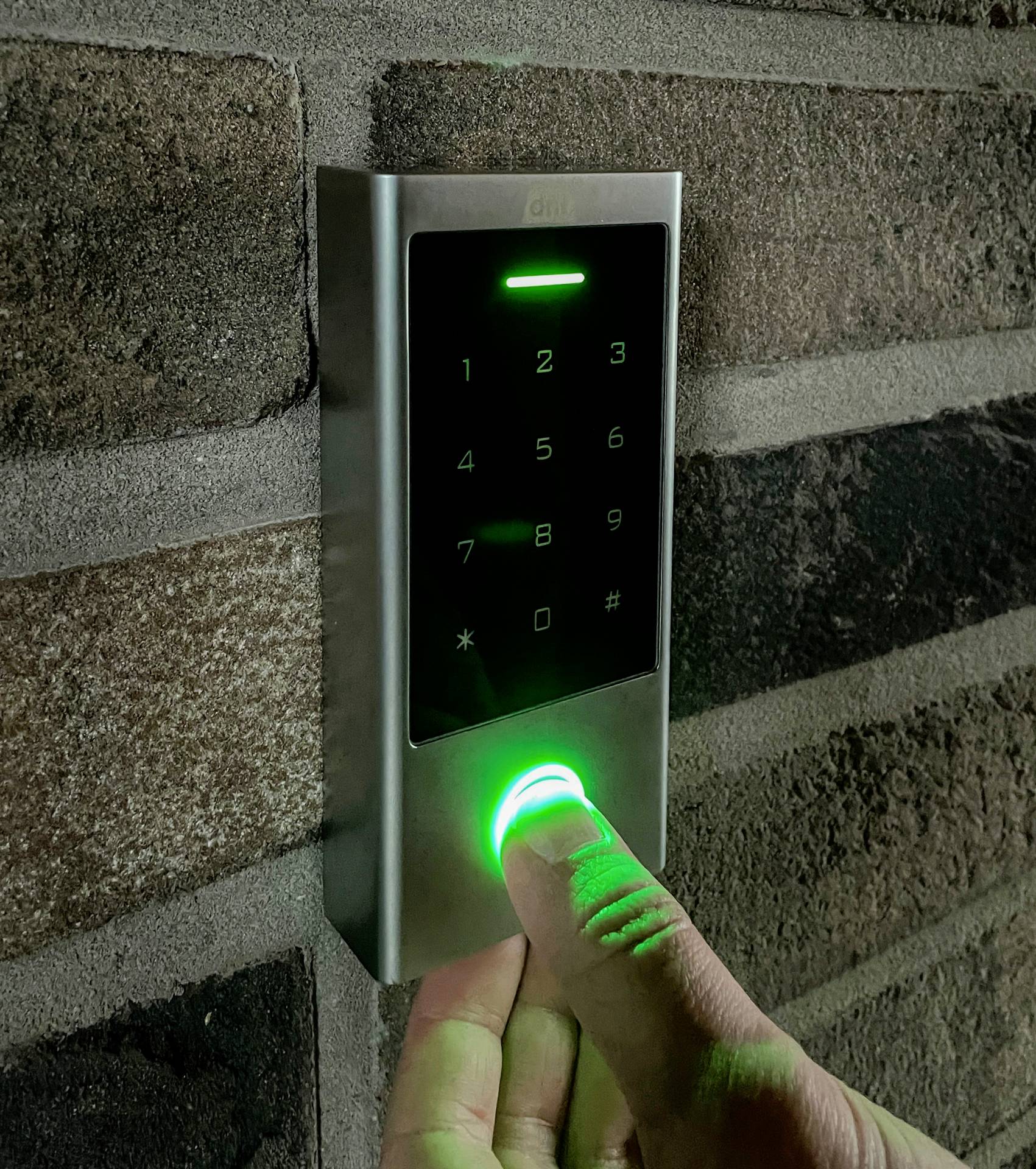 dnt DNT000013 Fingerprint/RFID Zugangssystem 230 V IP66