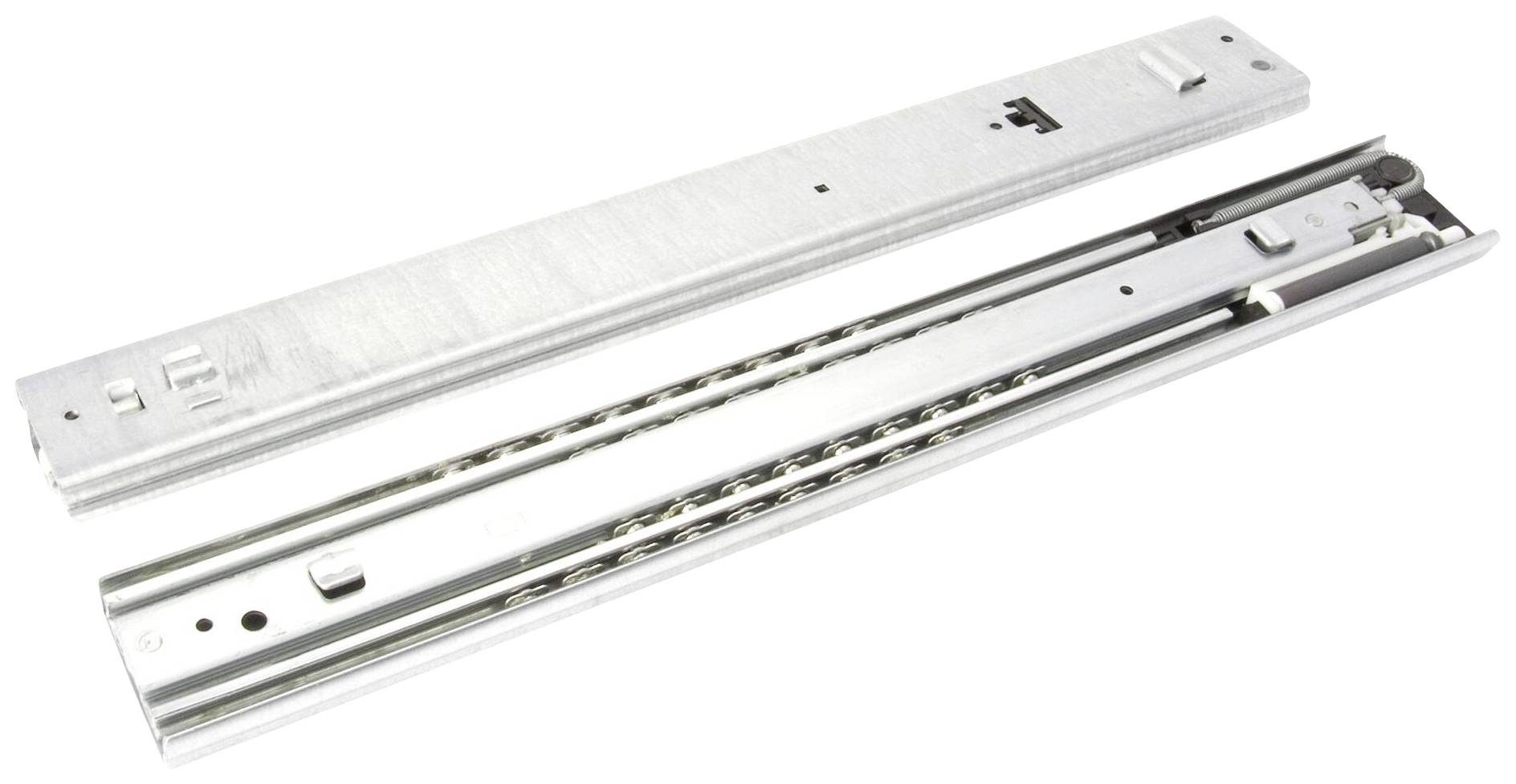 Zwei Metallschienen, wahrscheinlich Schubladenschienen, liegen nebeneinander auf einer weißen Oberfläche.