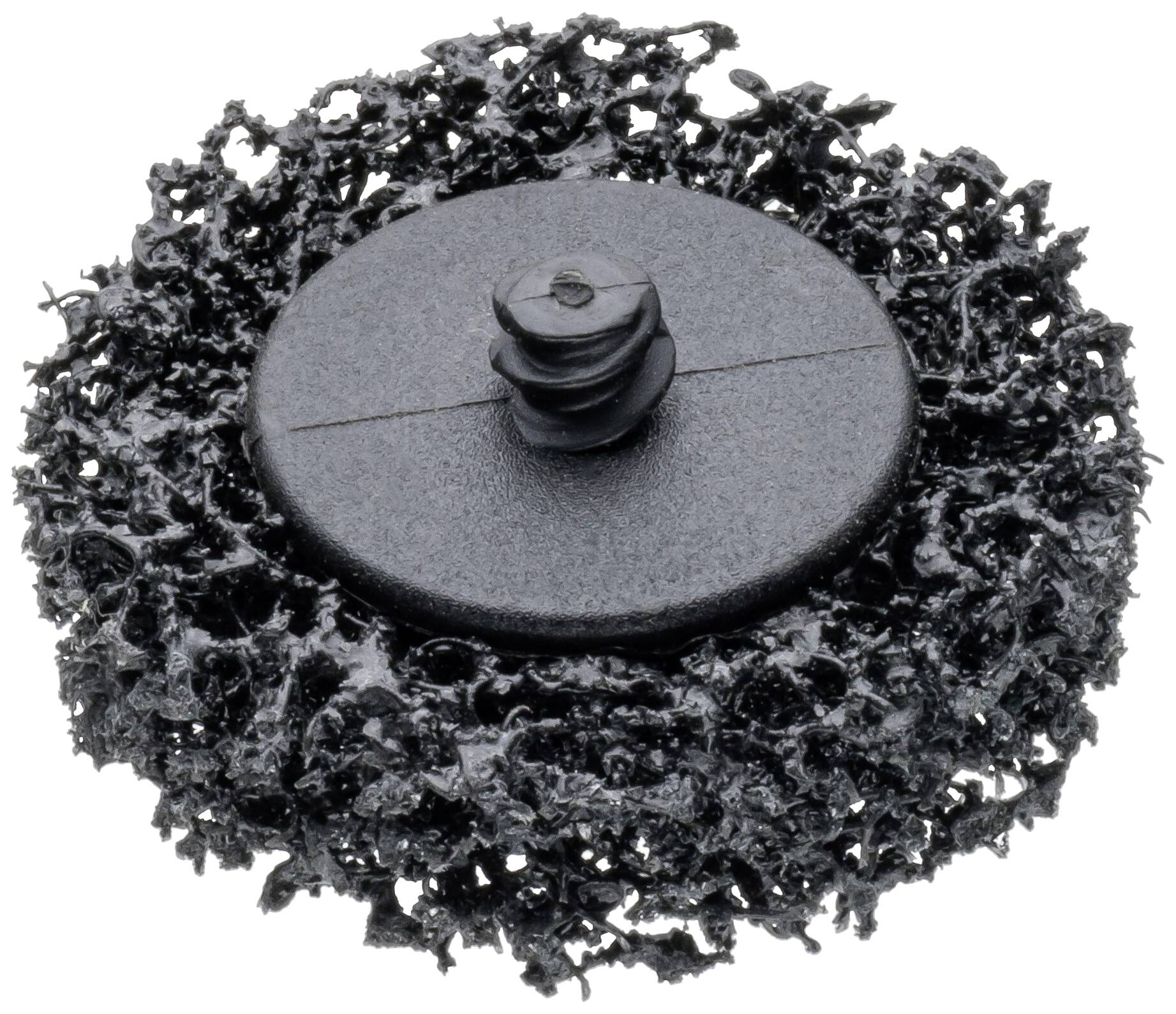 Grobstrukturierte Scheibe mit zentralem Montagepunkt, möglicherweise für Schleif- oder Reinigungsanwendungen.