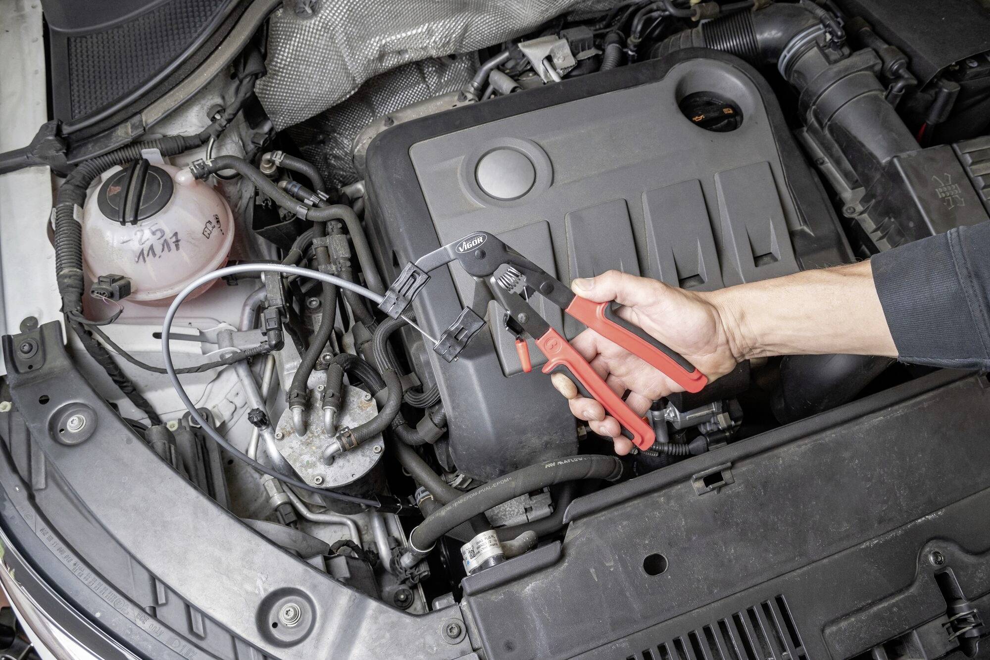 Vigor V4637N Schlauch- und Federbandschellen-Zange 1St.