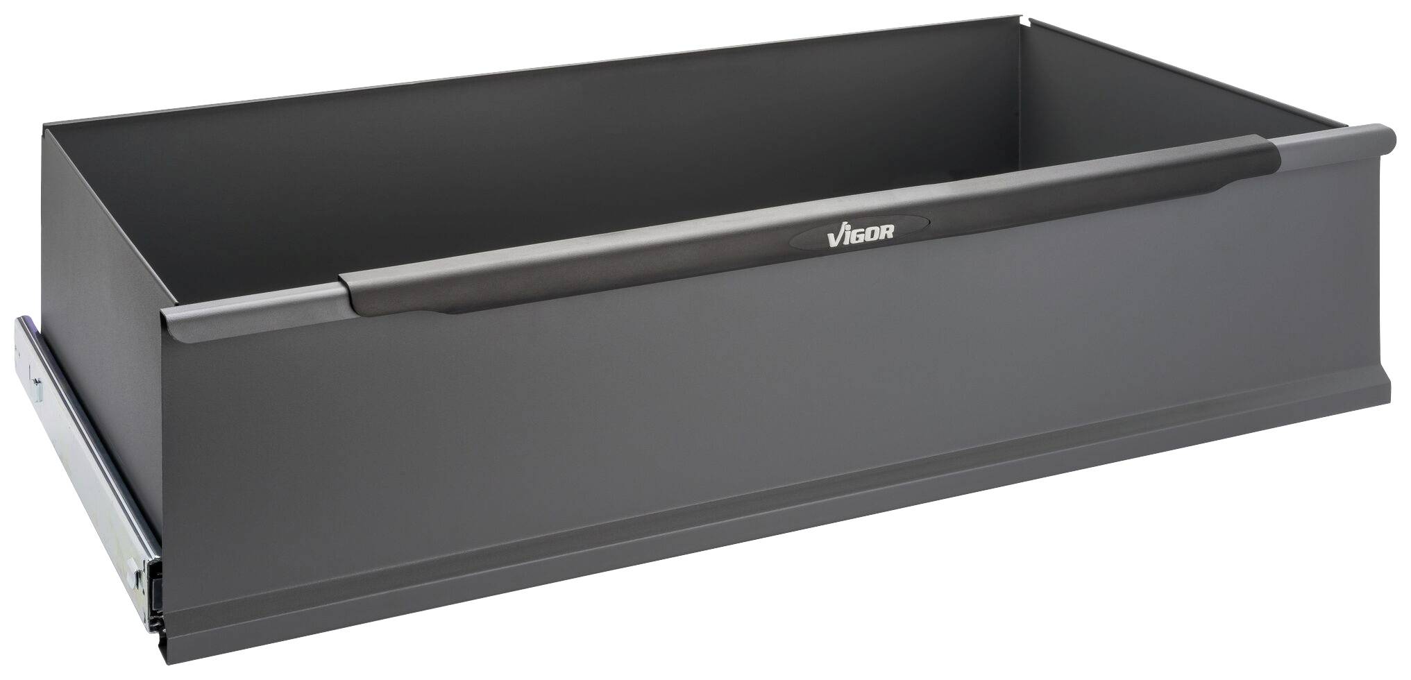 Graue Metallschublade mit Griff, beschriftet mit 'Vigor', vor weißem Hintergrund.