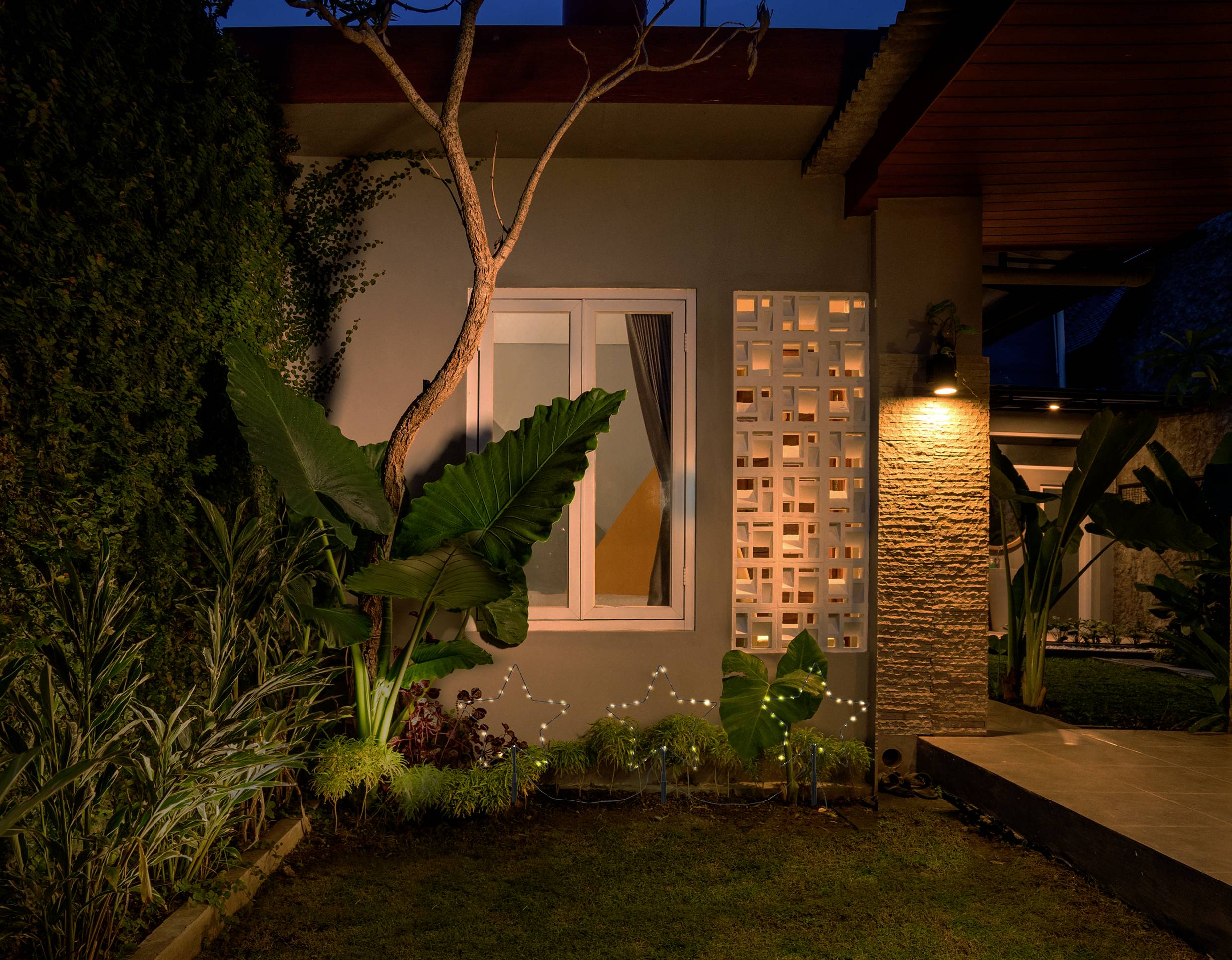 Sygonix SY-5149664 Sterne Warmweiß LED Schwarz Timer