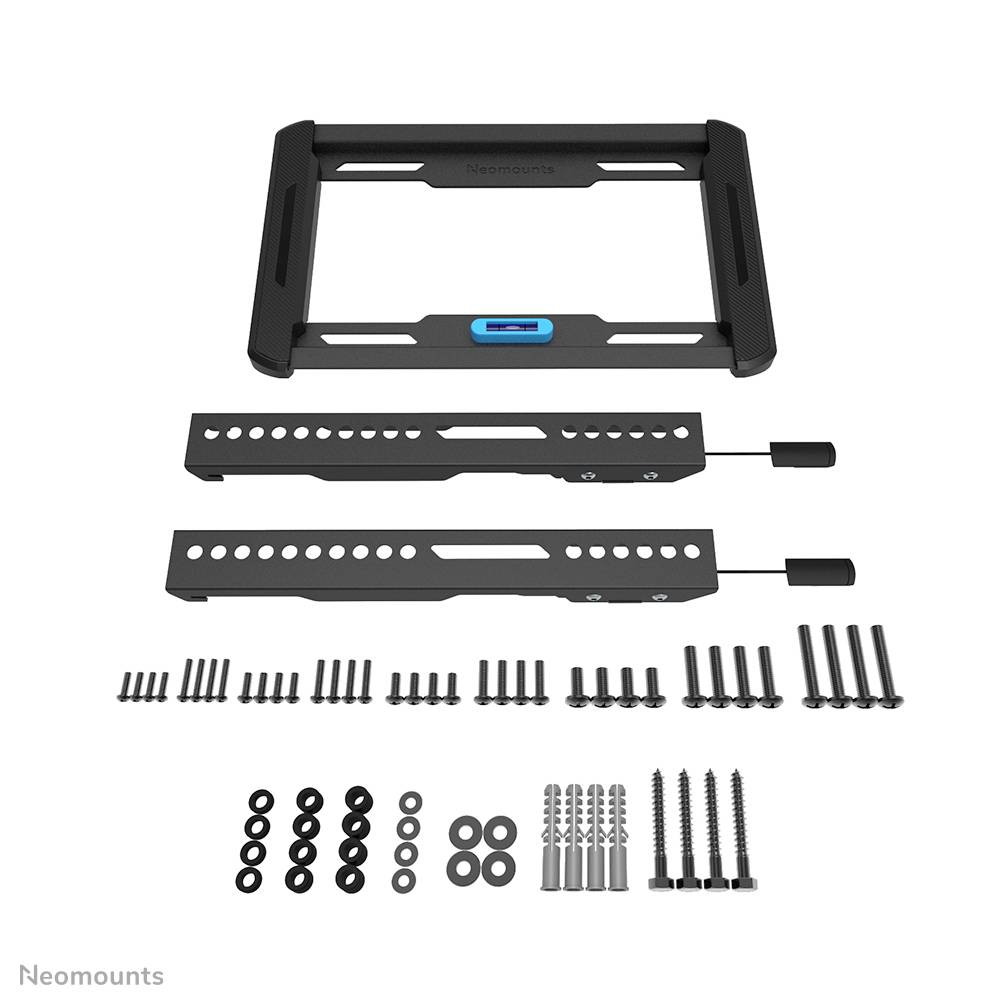 Montage-Set für TV-Wandhalterung: Rahmen, Halterungen, Schrauben und Unterlegscheiben in verschiedenen Größen ordentlich angeordnet auf weißem Hintergrund.