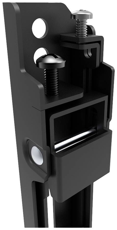 Nahaufnahme eines schwarzen Metallbeschlags mit Schrauben und Halterung, die zur Befestigung an Oberflächen verwendet wird.