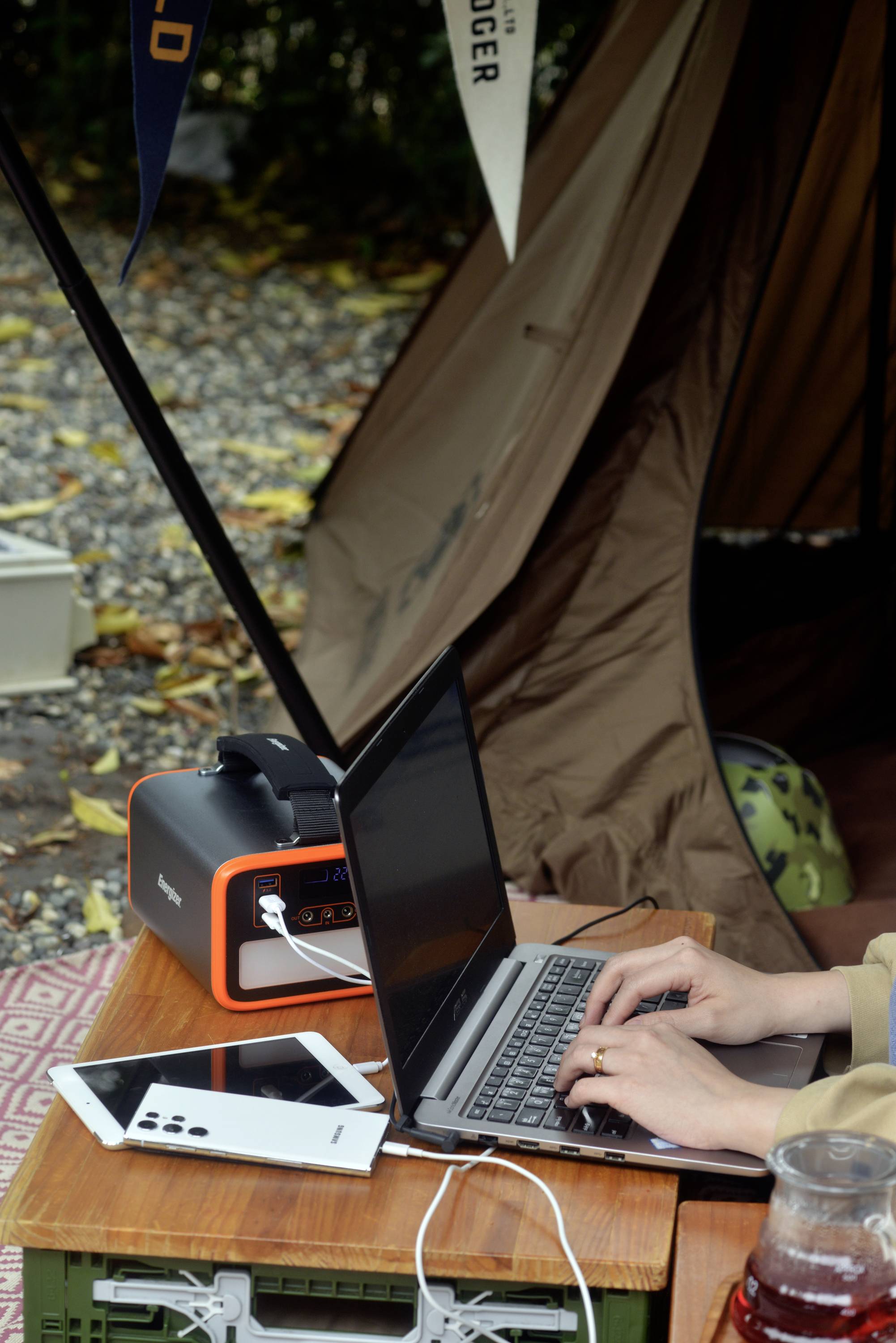 Energizer PPS240W2 Powerstation 72Ah LiFePO 4 Schwarz/Orange