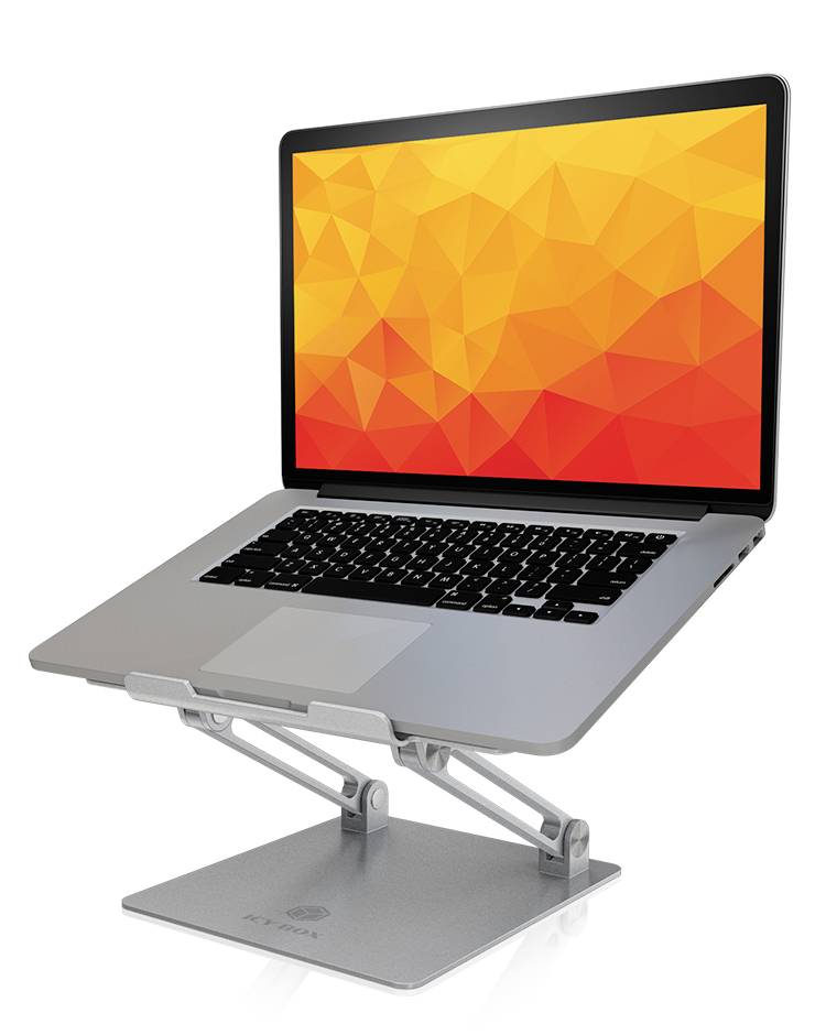 Ein Laptop steht auf einem verstellbaren silbernen Ständer. Der Bildschirm zeigt ein geometrisches, orangefarbenes Muster.