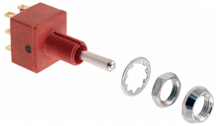 Ein schwarzer RJ45-Buchsenstecker, Schrägansicht, zeigt den Ethernet-Anschluss und die Stifte, die für Netzwerkkabelverbindungen verwendet werden.