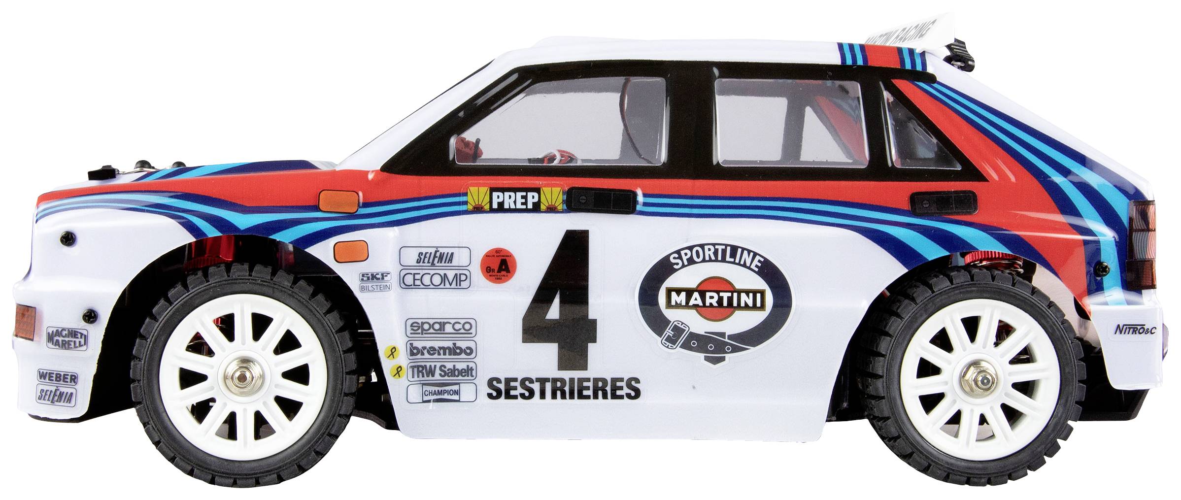 Ein Modellauto eines Rallyewagens, weiß mit blauen und roten Streifen, dekoriert mit der Nummer 4 und verschiedenen Logos.